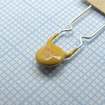 RXEF030-2 - Самовосстанавливающийся предохранитель PTC 0.3A(hold) 0.6A(trip) 72V 40A 0.49W 3s 0.88Ohm, радиальные выводы, 7.4 X 3 X 12.7mm, лента в катушке