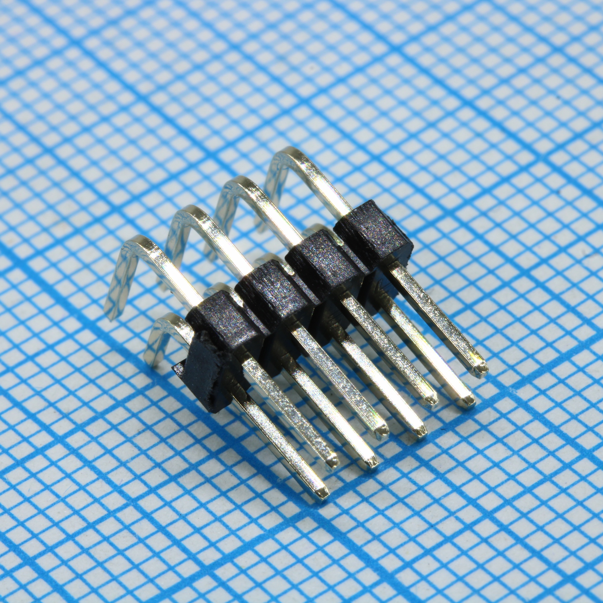 DS1022-2X4RF11-B - Соединитель штыревой, вилка на плату двухрядная угловая 8pin(2x4), шаг 2.54мм