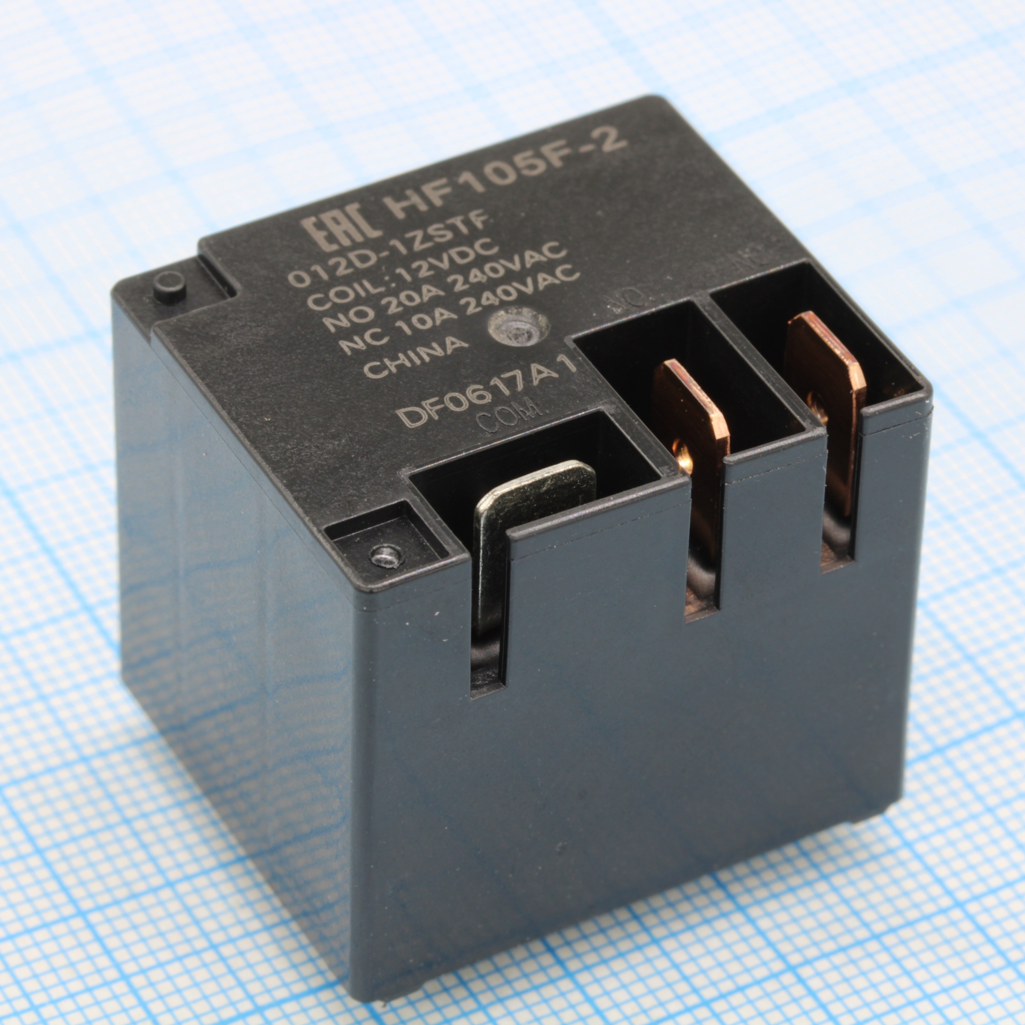 HF105F-2/012D-1ZSTF - Реле силовое миниатюрное 20А одна контактная группа на переключение катушка 12В
