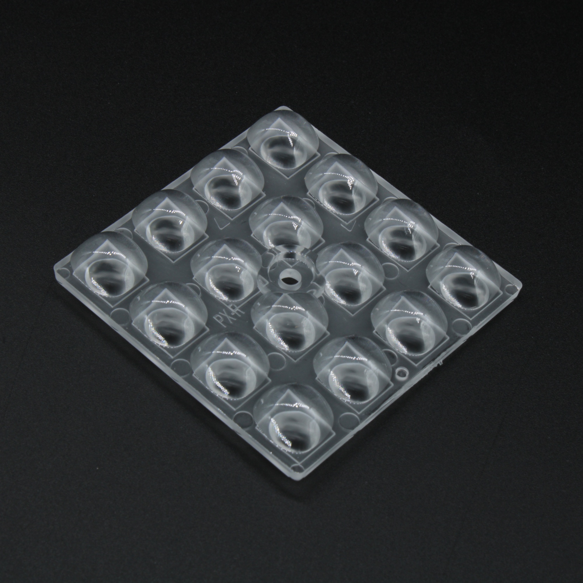 ARX50D16LED3030PX-R - Групповая квадратная линза 4x4 на 16 светодиодов 3030 эфф=93%   пешеходная ассиметр. диаграмма (правая сторона), 50x50mm H:4,4mm, PMMA