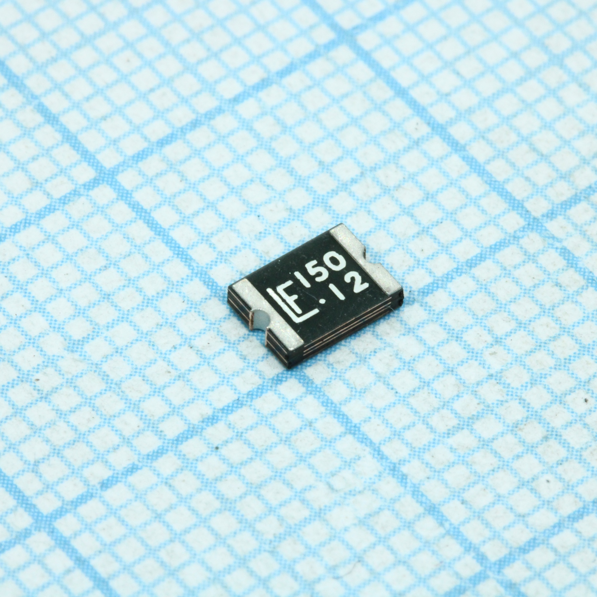 1812L150/12DR - Самовосстанавливающийся предохранитель PTC 12В 1.5А для поверхностного монтажа 1812 серия POLYFUSE®