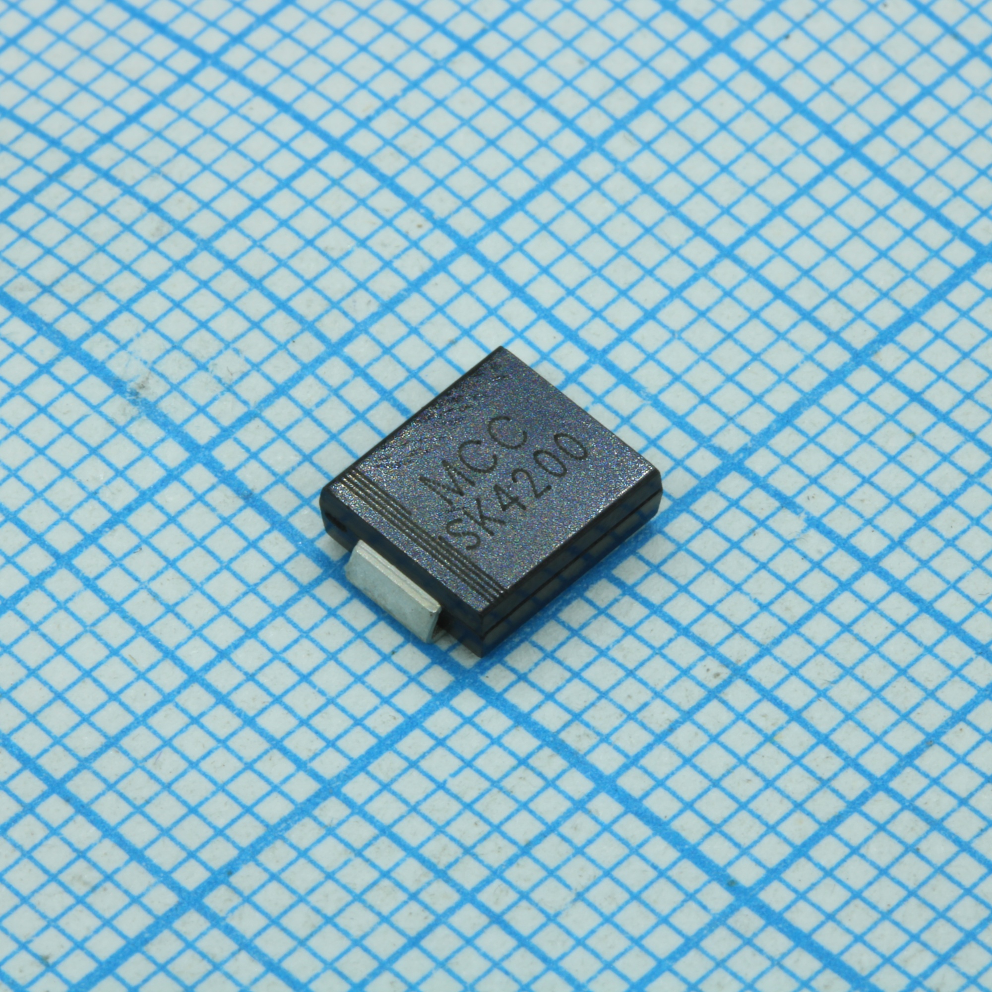 SK4200L-TP - Диод Шоттки 200В 4А 2-Pin SMC лента на катушке