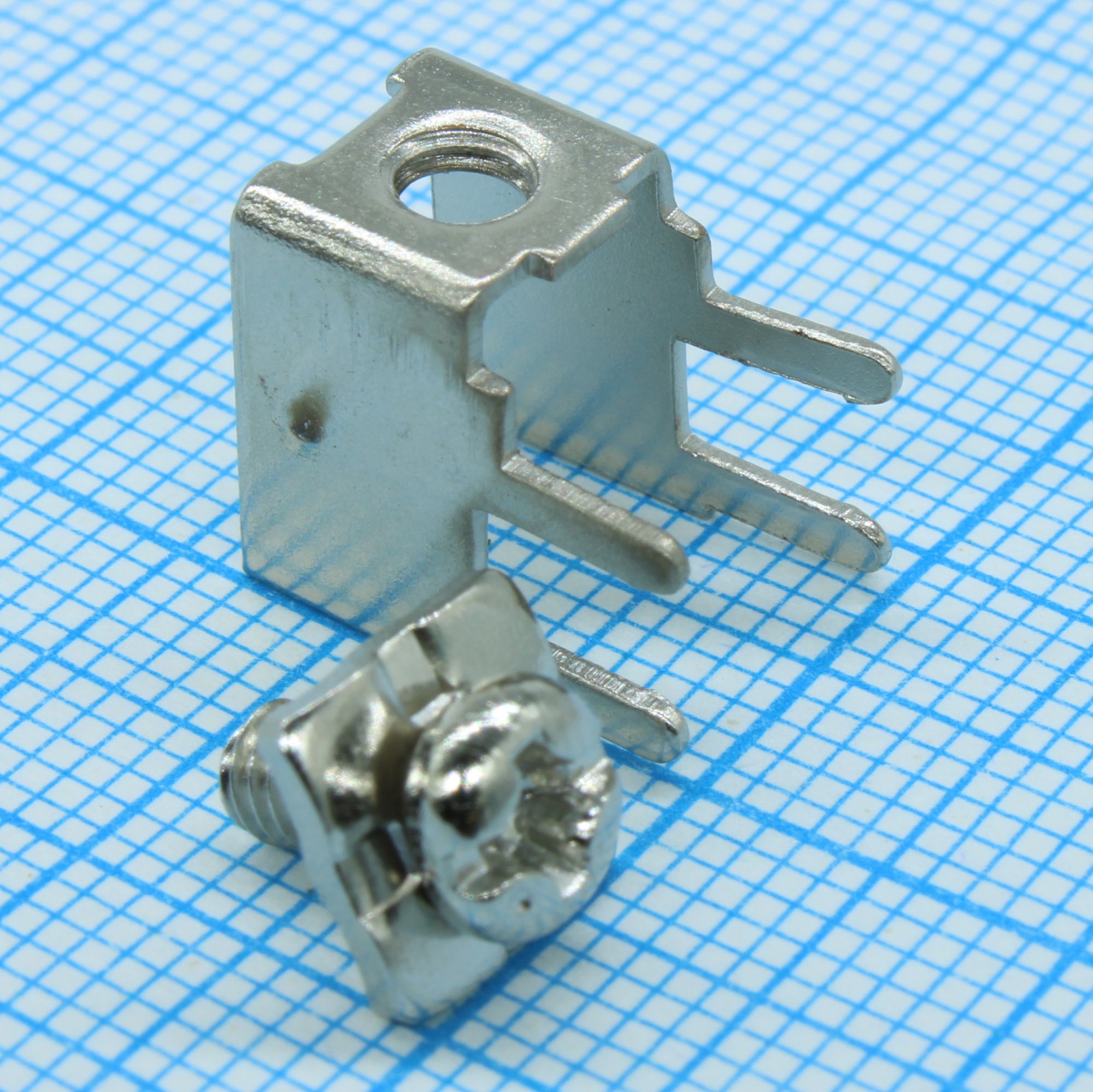 K15. КЛЕММА ВИНТОВАЯ  M3.5*7 - Клемма винтовая M3.5 угловая на плату