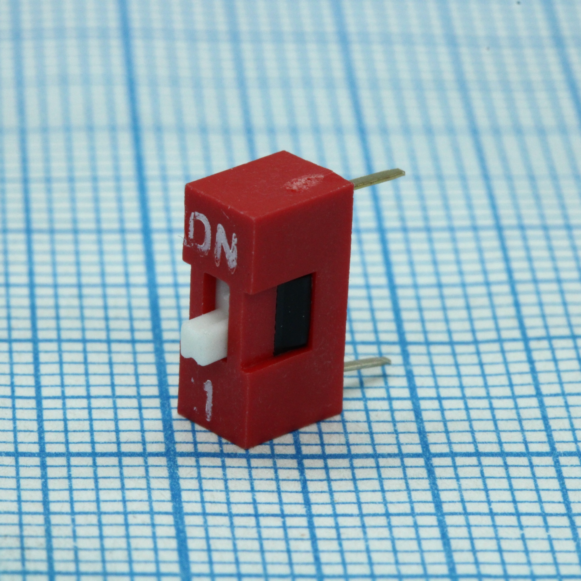 DS1040-01RN - DIP переключатель 1 группа красный