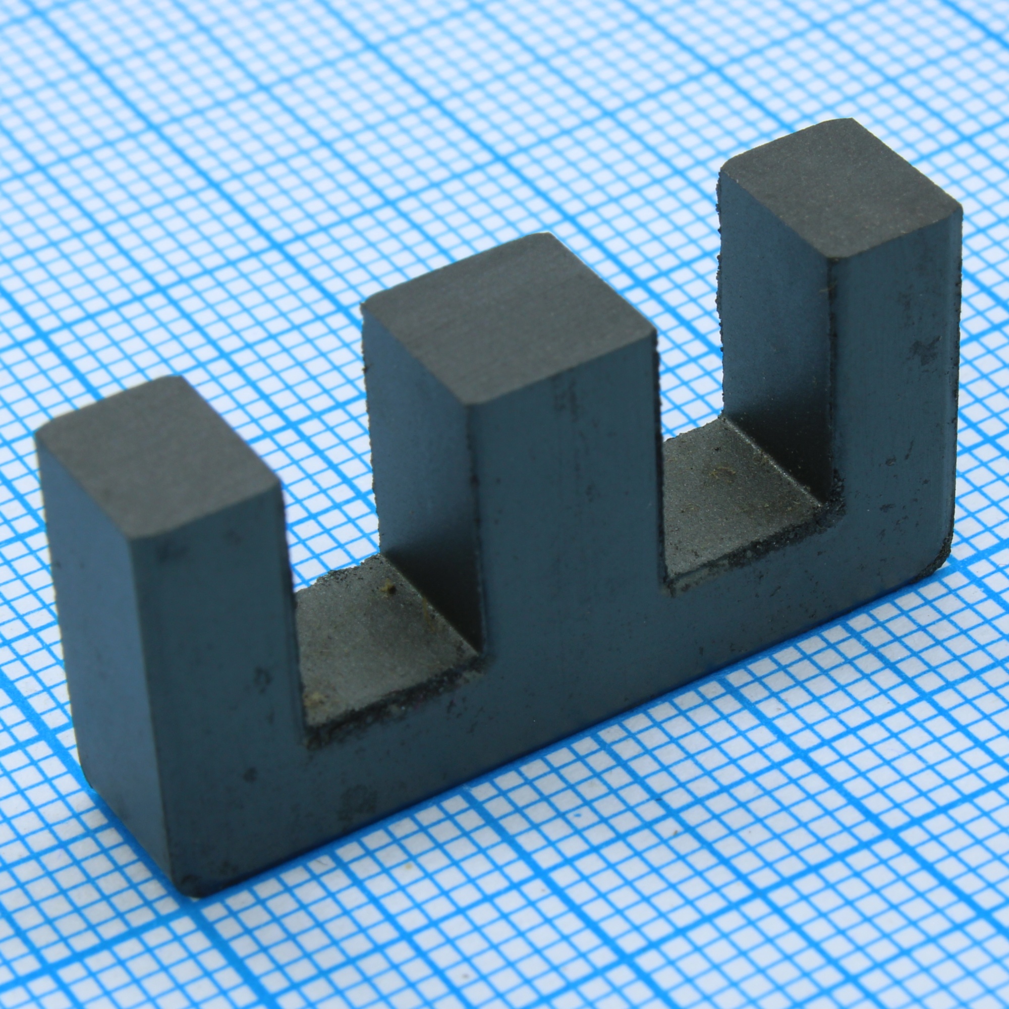 CF139 EE3007 - сердечник ферритовый E30/15.2/7.3 CF139 (N87 TDK) 1900нГн