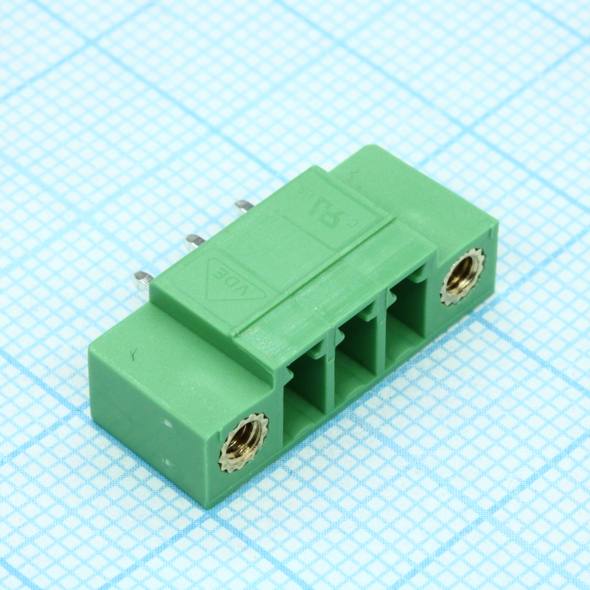 15EDGVM-3.81-03P-14-00A(H) - Разъемный клеммный блок на плату, 3 контакта. Серия 15EDGVM-3.81