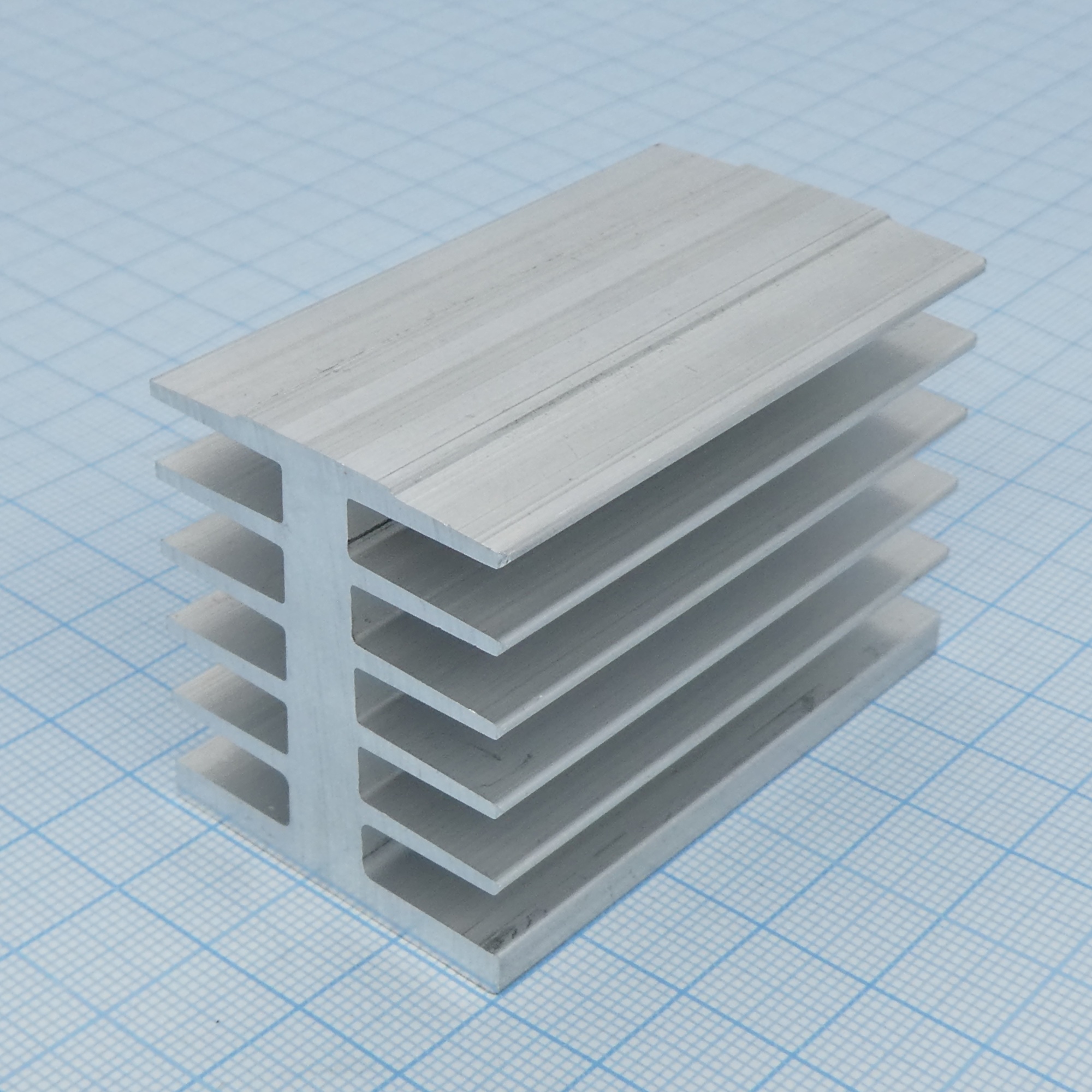 ОХЛАДИТЕЛЬ 0111-60  М5 - (35*60*40)10 Вт