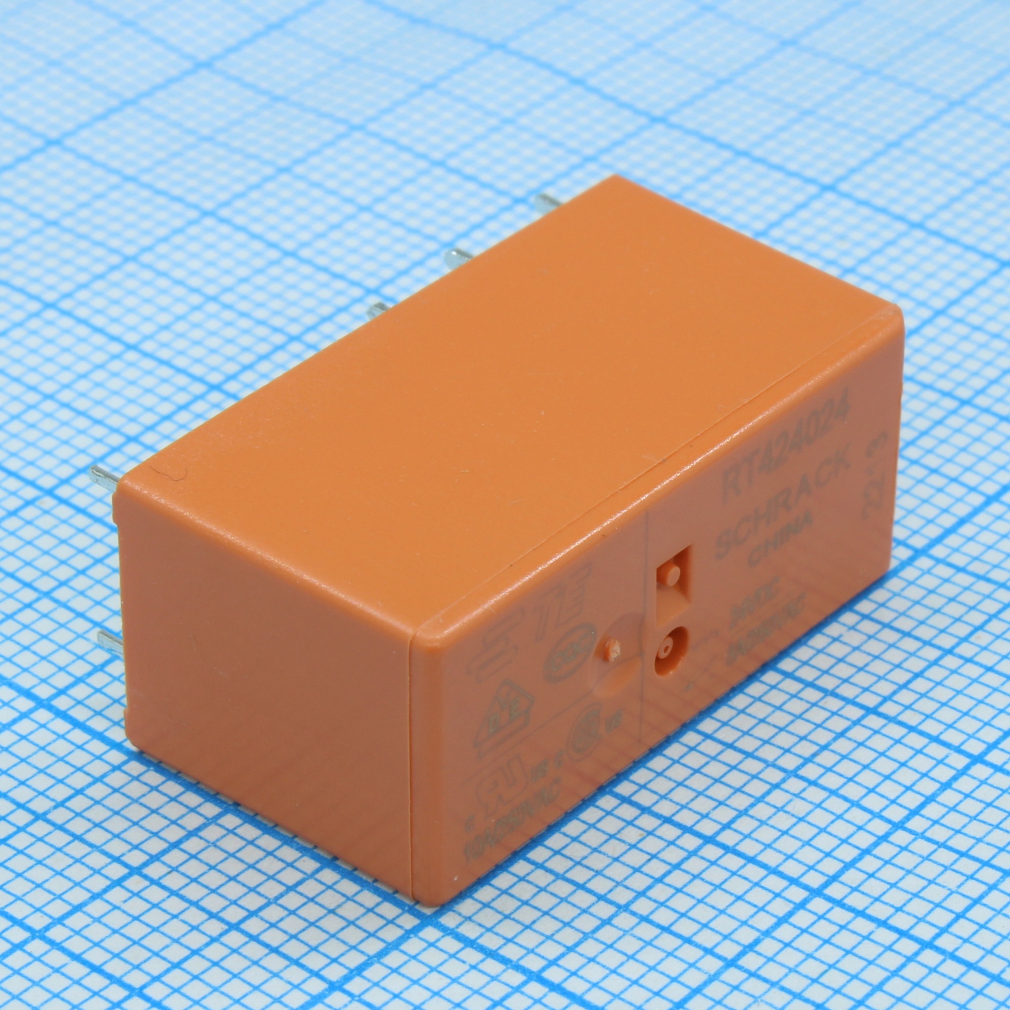 1-1649329-5 - Реле 8А две контактных группы на переключение катушка 24В 0.4Вт