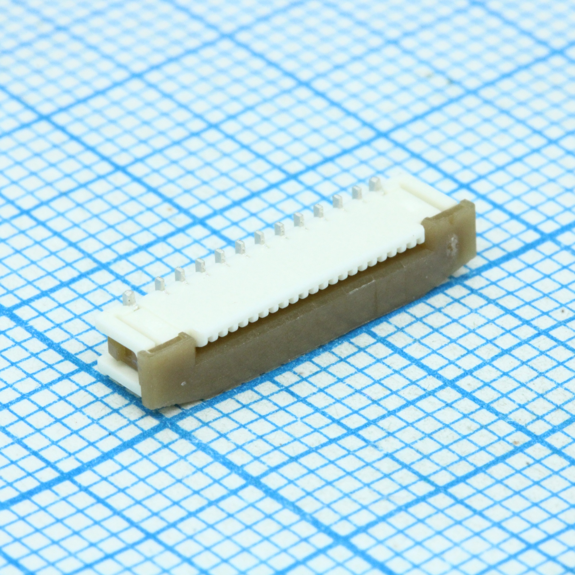 525592253 - Соединитель FPC 22 контакта шаг 0.5мм для поверхностного монтажа лента на катушке