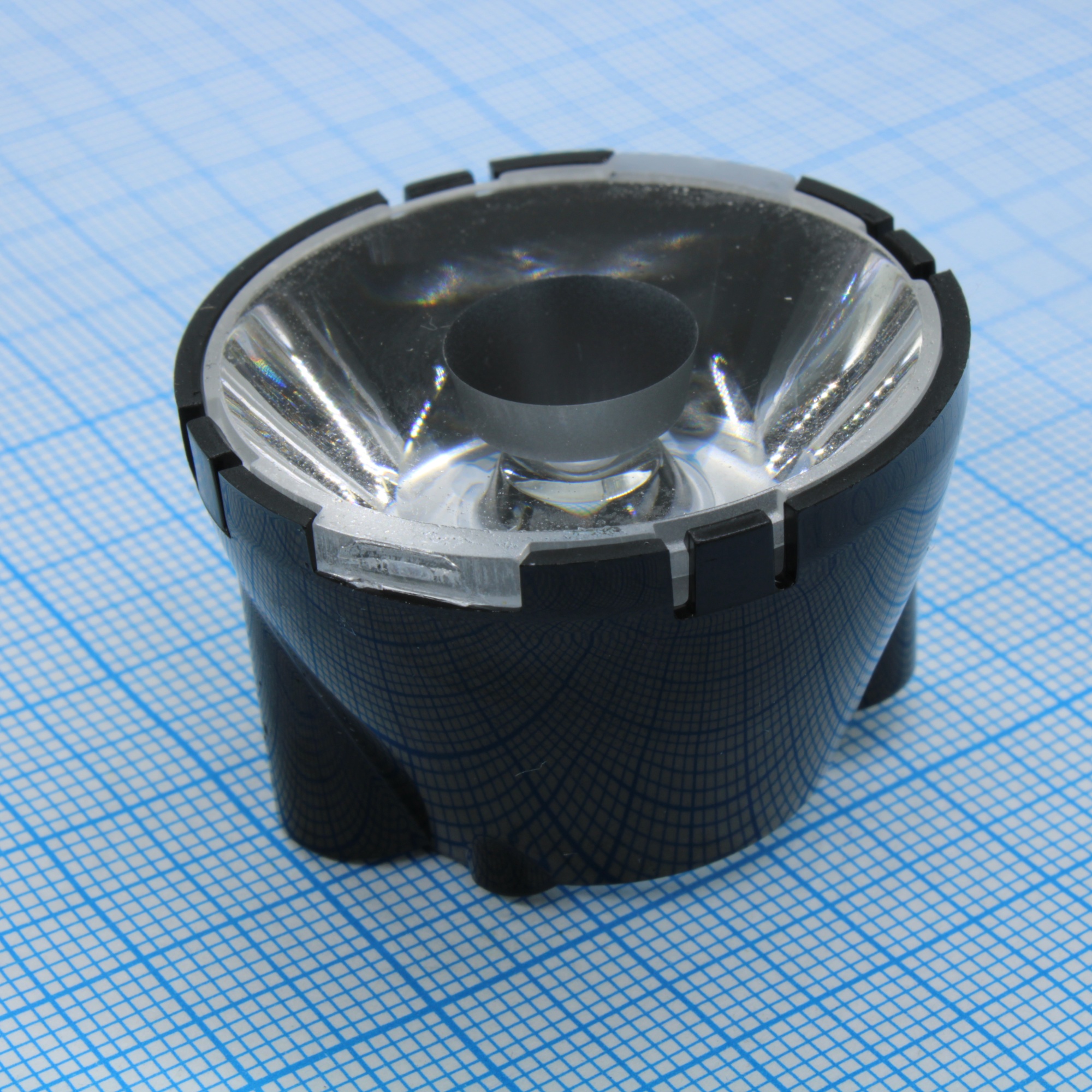 ASH38D24H5D - Линза с креплением под винт для светодиода 3535/3030/Nichia 219, ~5°,  D=38mm  H:24mm, PMMA