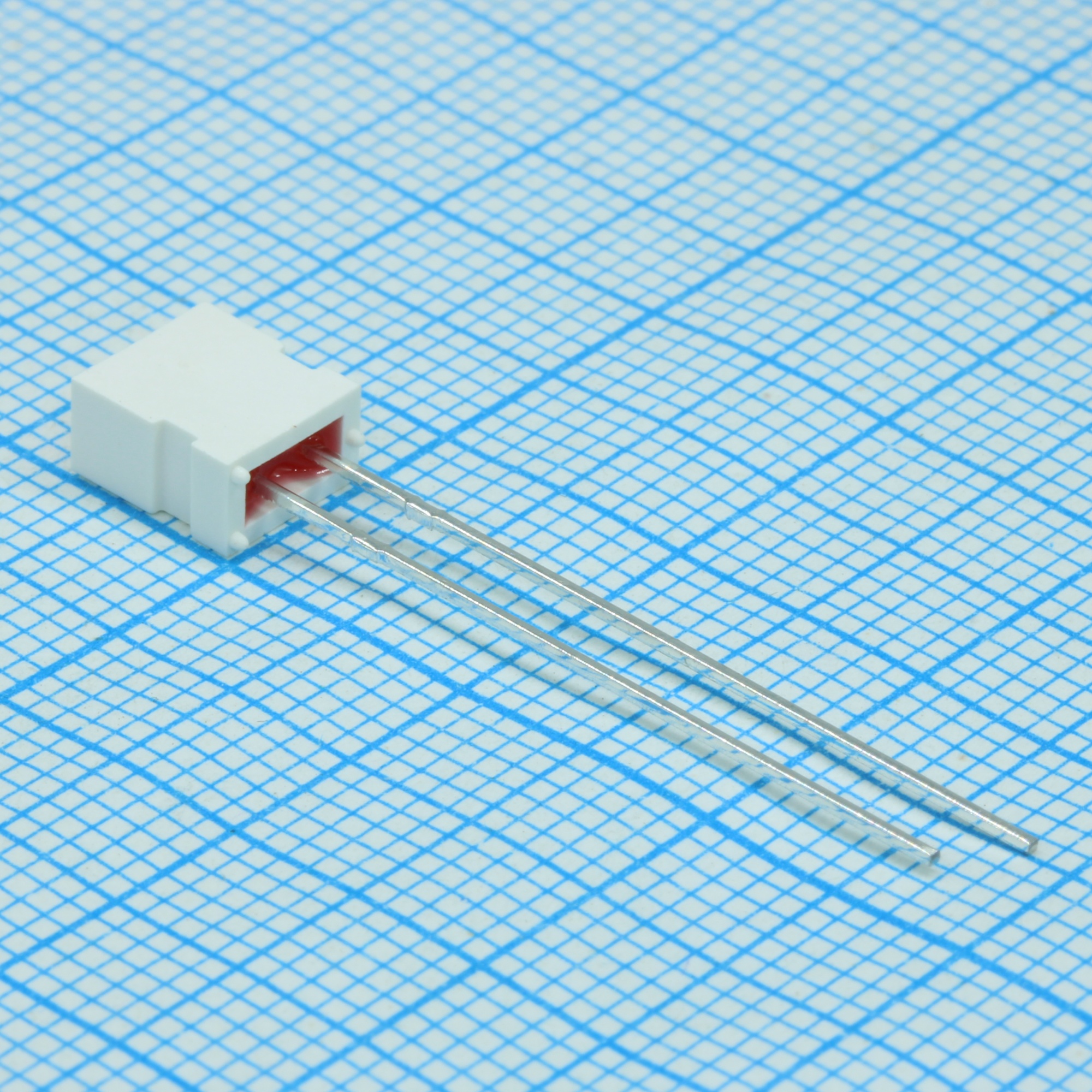 L-1043SURDTK - Светодиод 3,65х6,15мм/красный/645нм/120-240мКд/140°