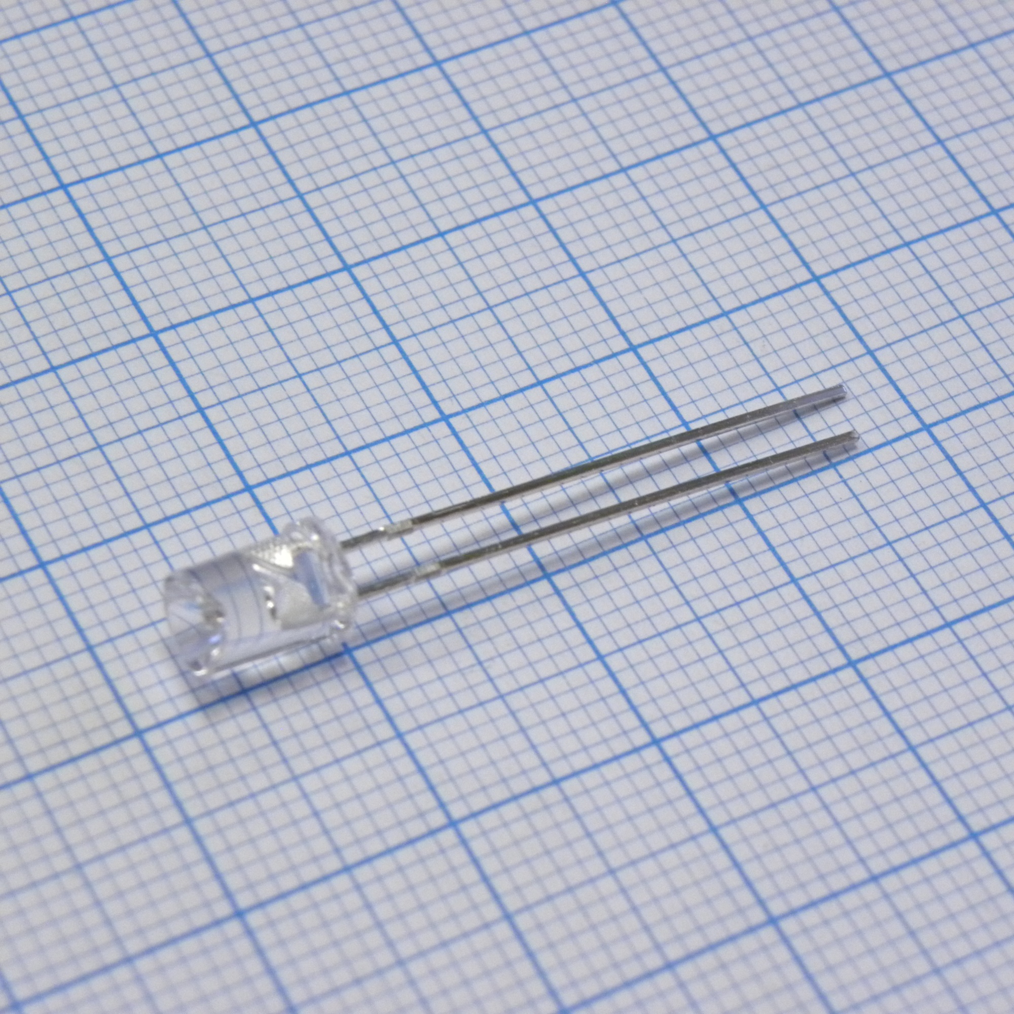 FYL-5033SURC1M - Светодиод 5мм/красный/630нм/330мкд/прозрачный/110°/цилиндр с конусообразным углублением