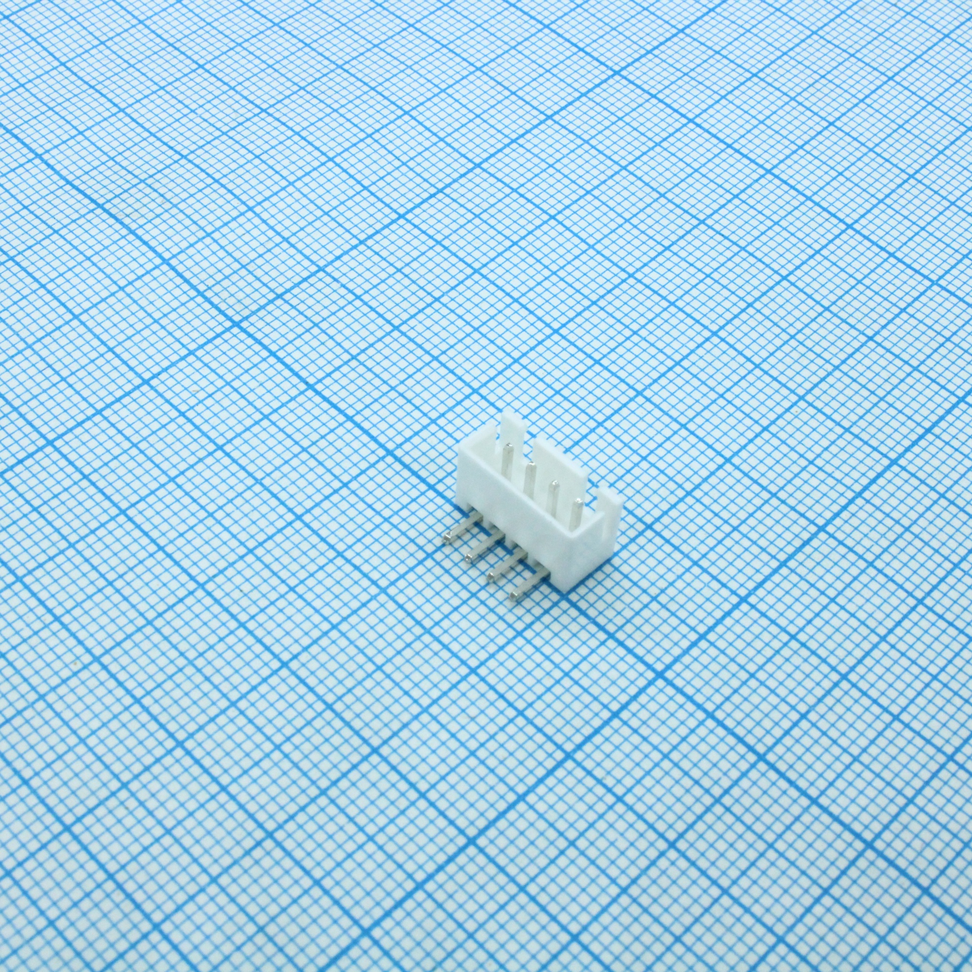 DS1069-4MRW6XB - Серия XH. Корпус разъема - вилка угловая на плату 4 контакта, шаг 2.5мм