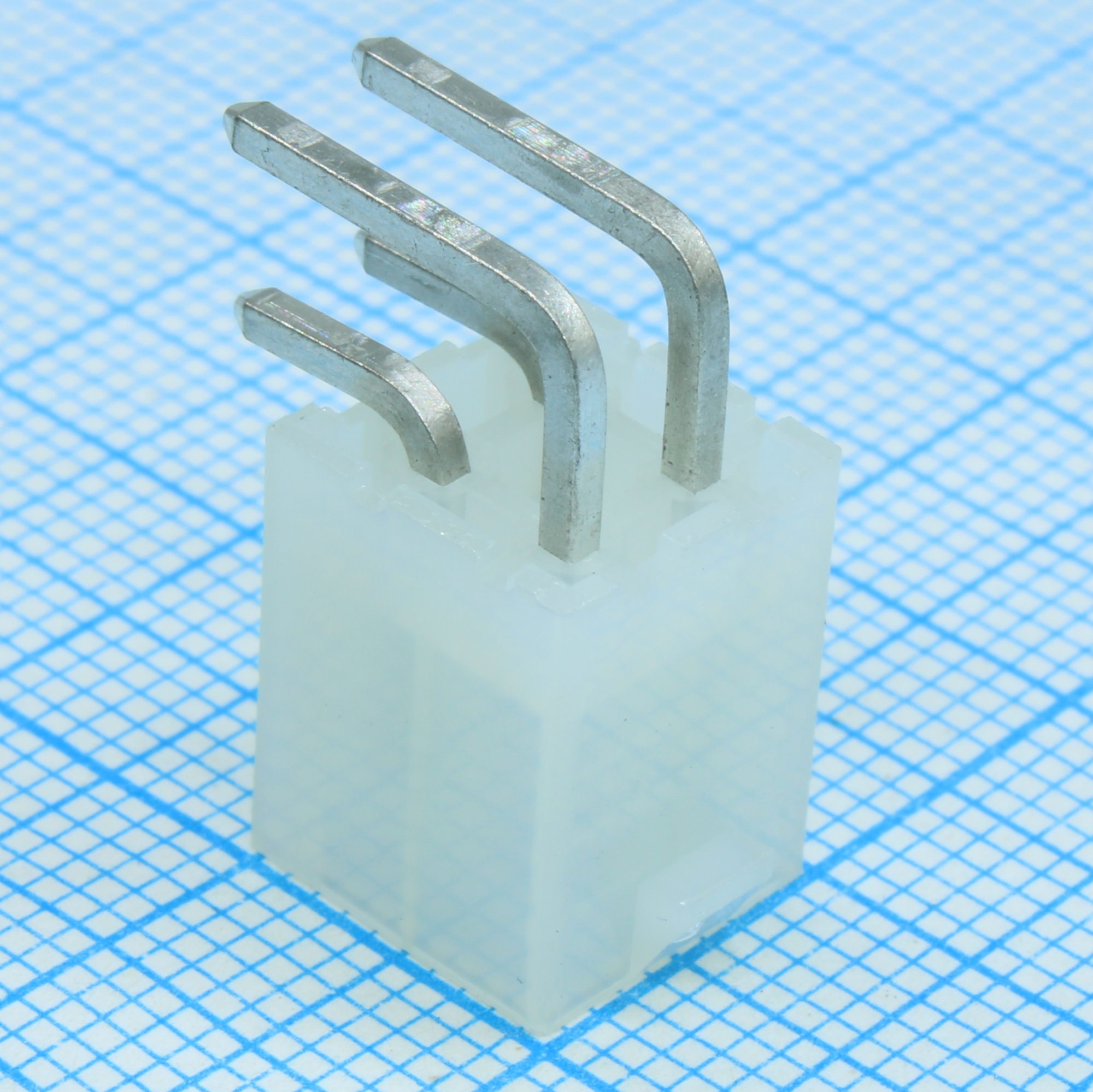 353180420 - Соединитель HDR 4 контакта шаг 4.2мм угловой монтаж в отверстие 4 терминала 1 порт серия Mini-Fit® пакет