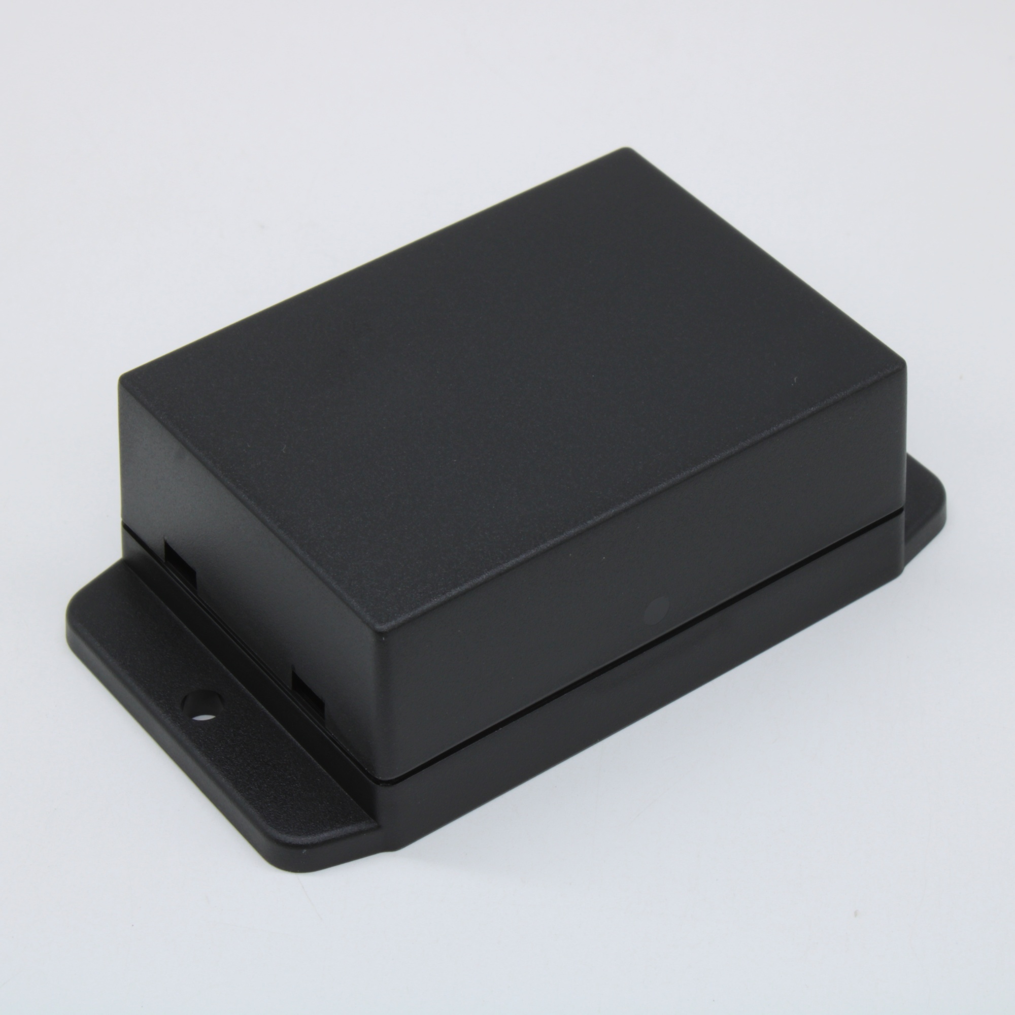 NUB705029BK - Пластиковый корпус черного цвета из высокопрочного пластика с фланцами