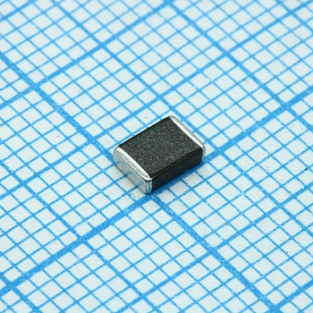 B72580T0300K062 - Варистор многослойный 30В переменного тока/38В постоянного тока 800A 47В предел 1812 ЧИП лента на катушке