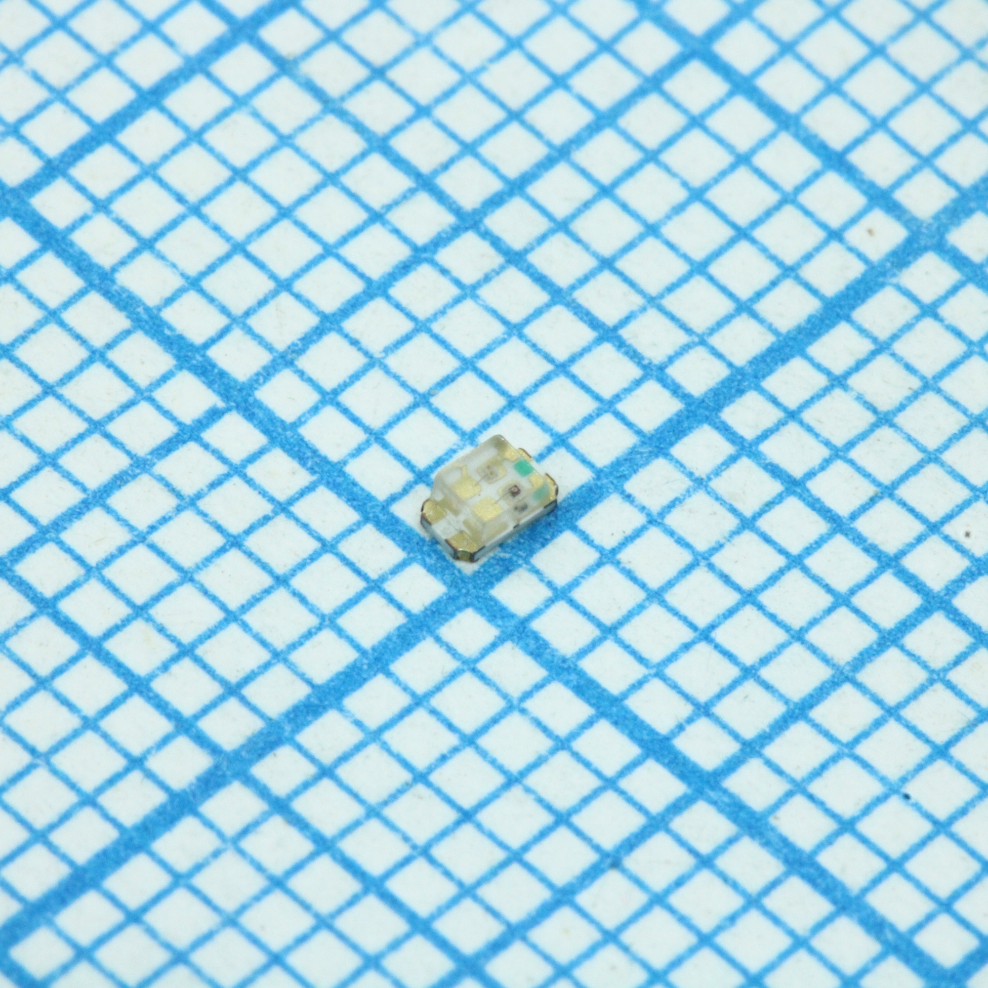 FYLS-0805URPGC - Светодиод двухцветный  Красный/Изумрудный 115/360мКд 130° 631/523нм 0805 для поверхностного монтажа