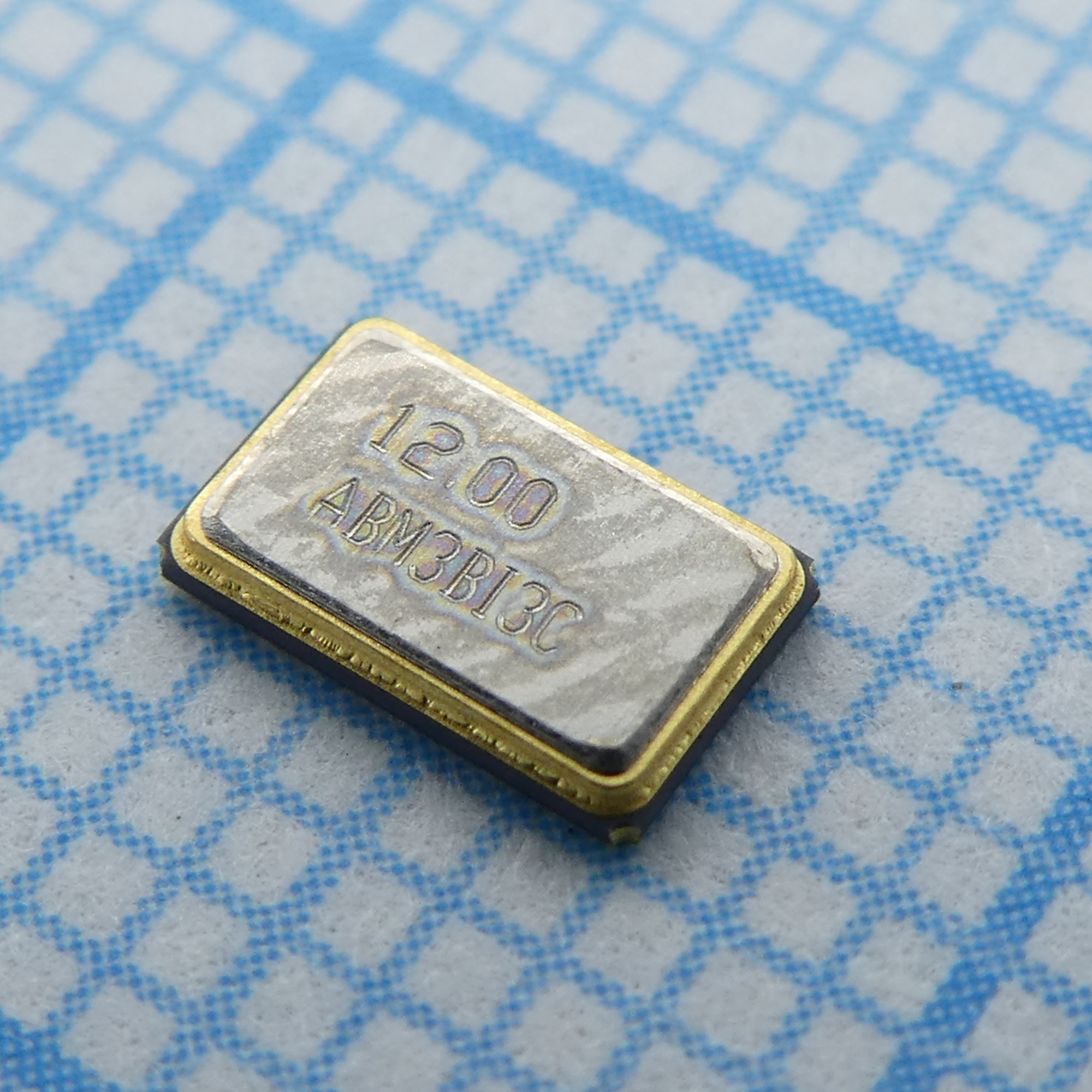 ABM3B-12.000MHZ-B2-T - Резонатор кварцевый 12 МГц 20 ppm 18 пФ