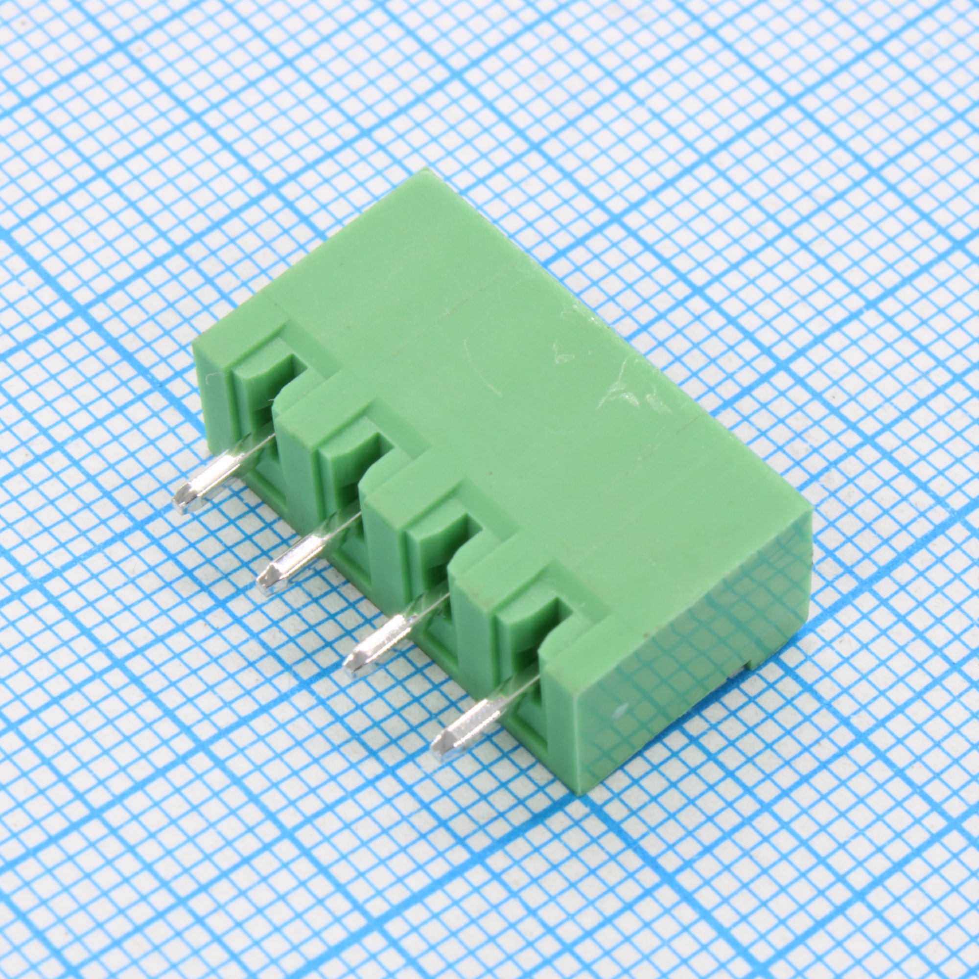 2EGTVC-5.0-04P-14-100 - Разъемный клеммный блок на плату, 4 контакта. Серия 2EGTVC-5.0