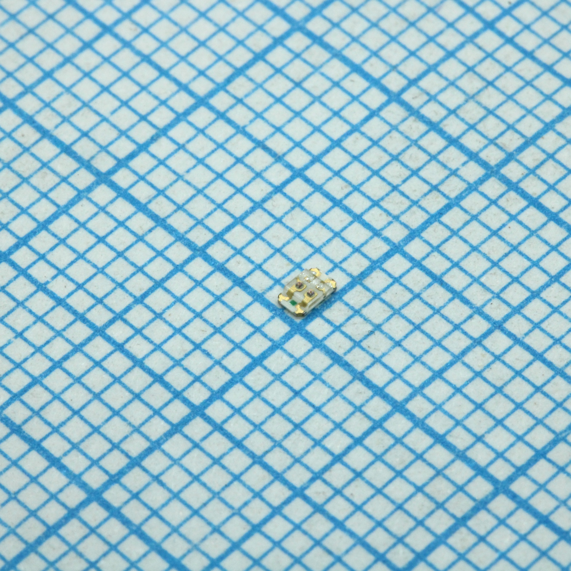 APHBM2012SURKCGKC - Чип светодиод SMD Красный/Зеленый 2x1,25x0,45мм 120° прозрачный 250/55 мКд 1,95/2,1В