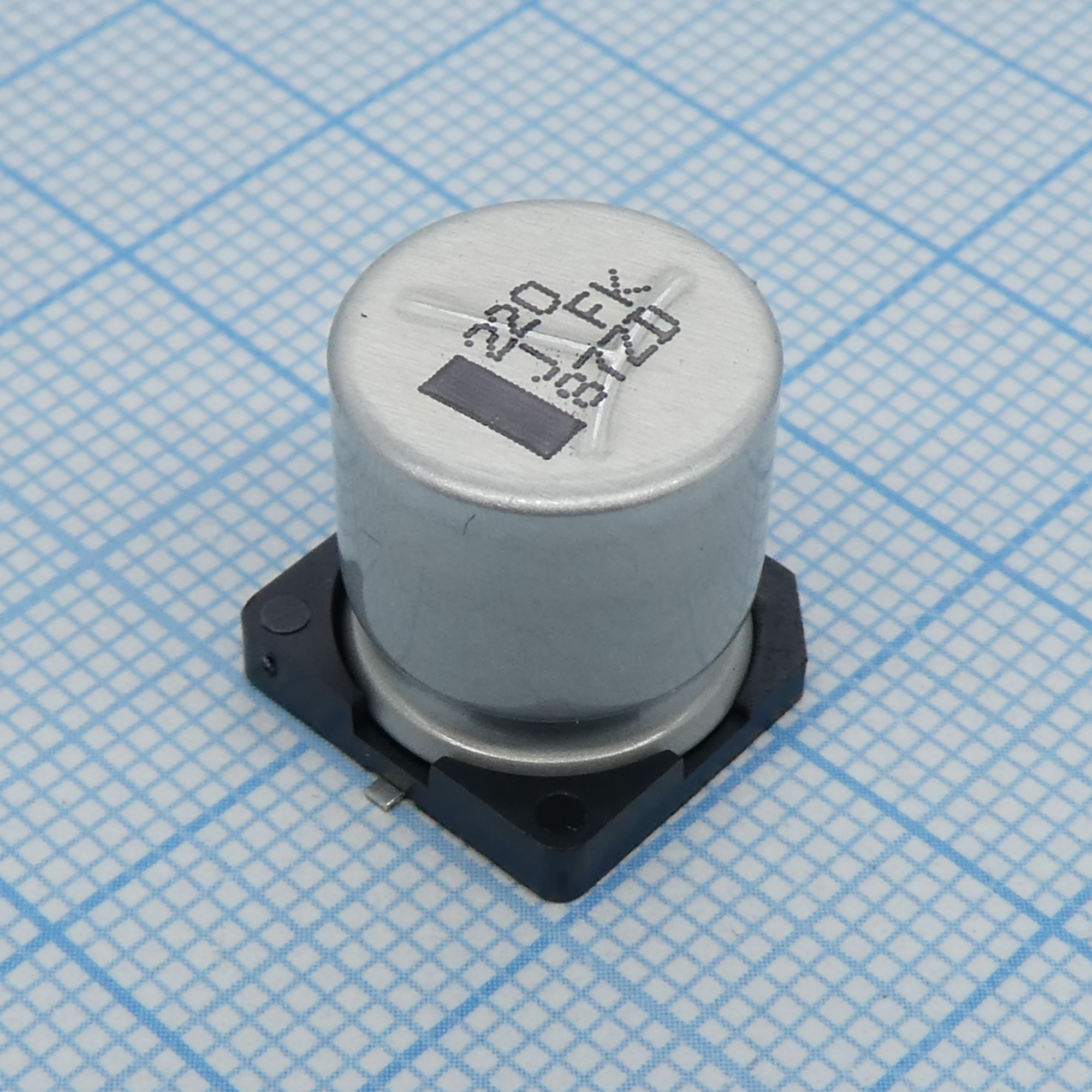 EEVFK1J221Q - конденсатор электролитический низкоимпедансный 50В 220мкФ ±20%, 800мА, 2000 часов, 12.5*13.5