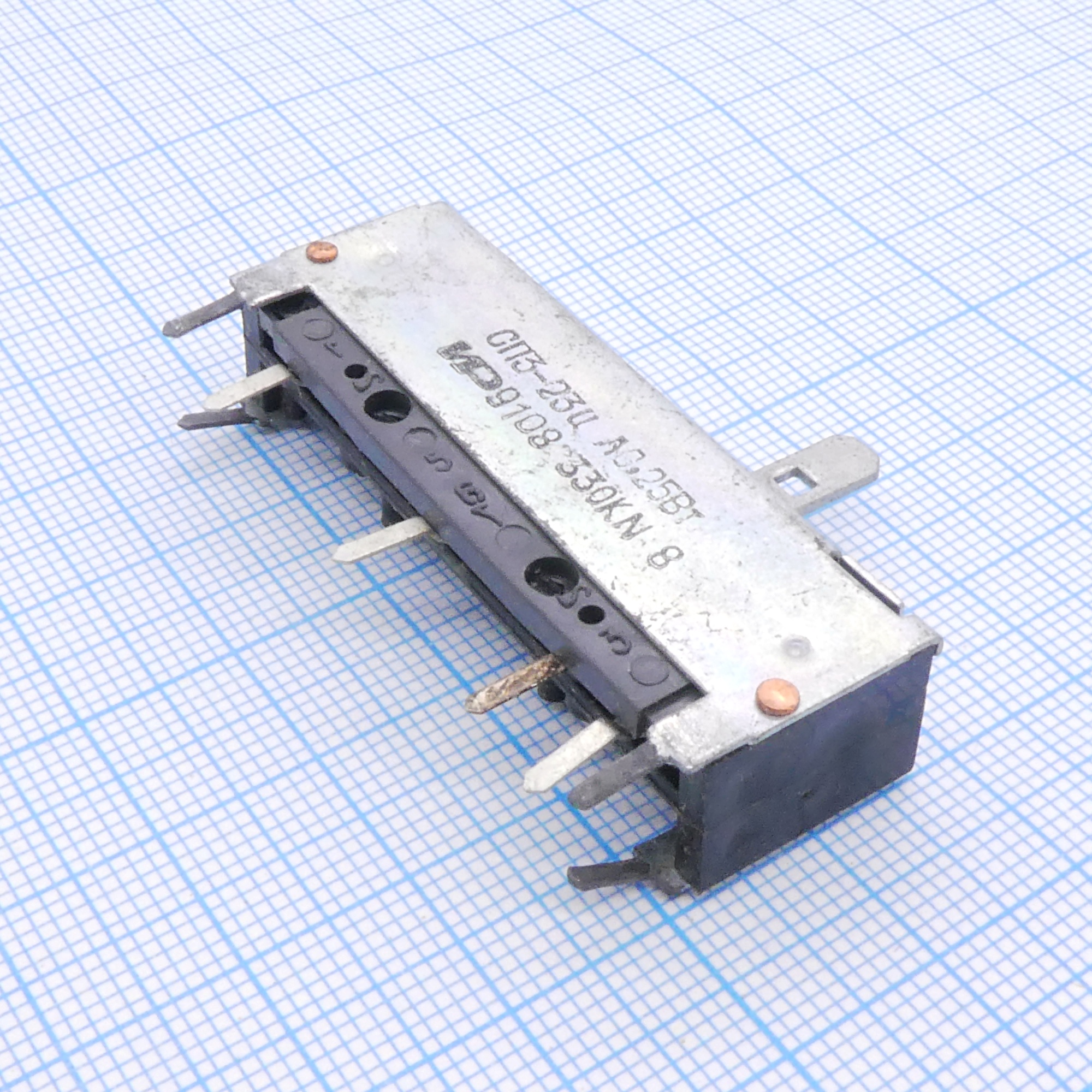 СП3-23И 0.25 А-12 30%    330К - Резистор переменный регулировочный движковый одинарный