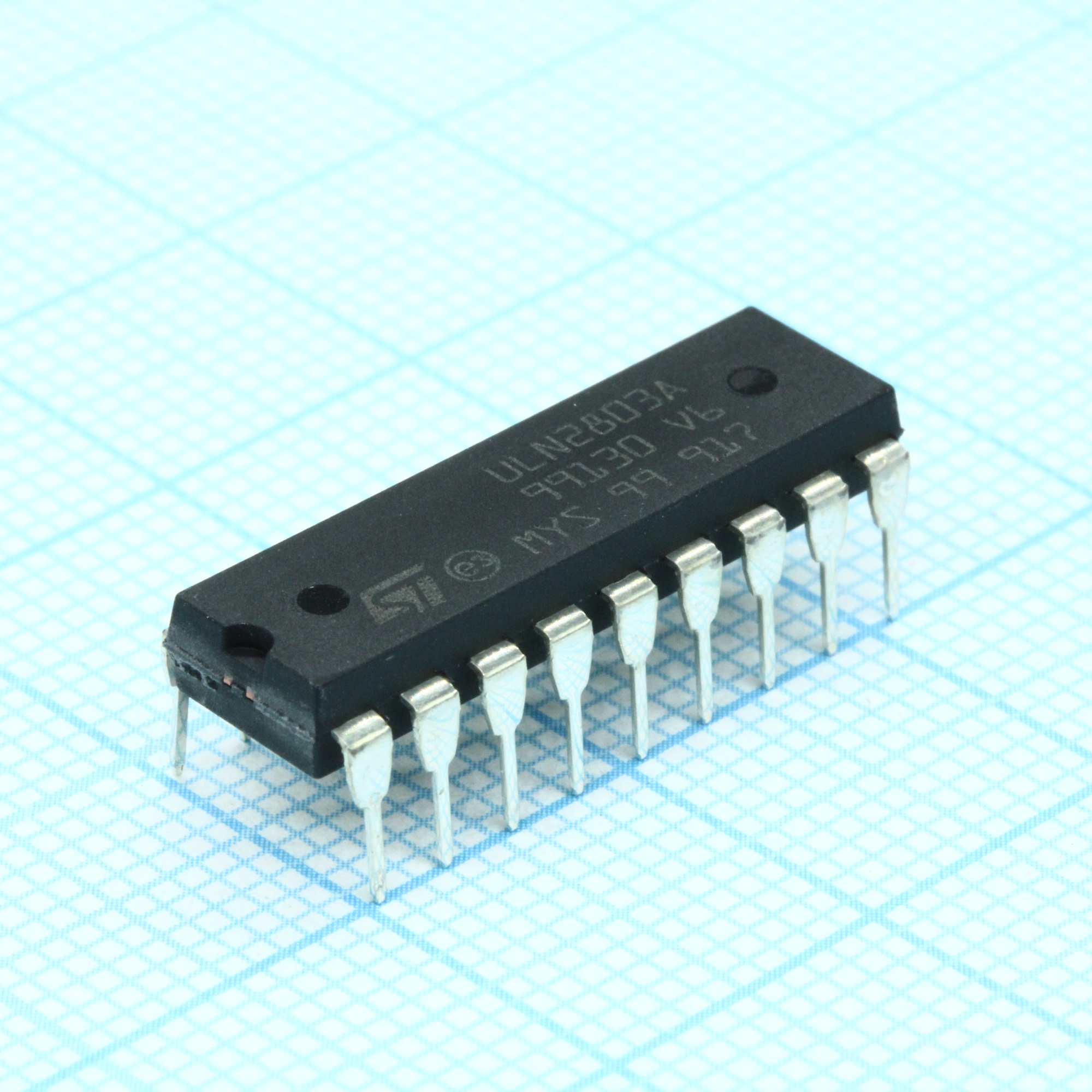 ULN2803A - Набор NPN транз. x 8  50V  0.5A  2.7kOhm input resistor for 5V TTL and CMOS