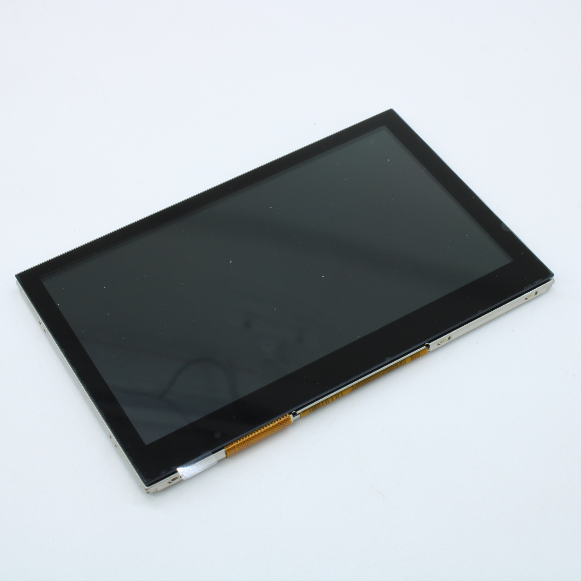 ZW-T043BWSA-22CP - TFT 4.3"+CTP, Разрешение: 800x480, Тип: IPS, Яркость: 400 кд/м2, Контроллер: ST7262E43, 	40 пин., Интерфейс: 24BIT RGB, Тач-панель: I2C, FT5446-003, Размер модуля, мм: 105.50*67.20*4.75, Рабочая температура, С: -20~+70