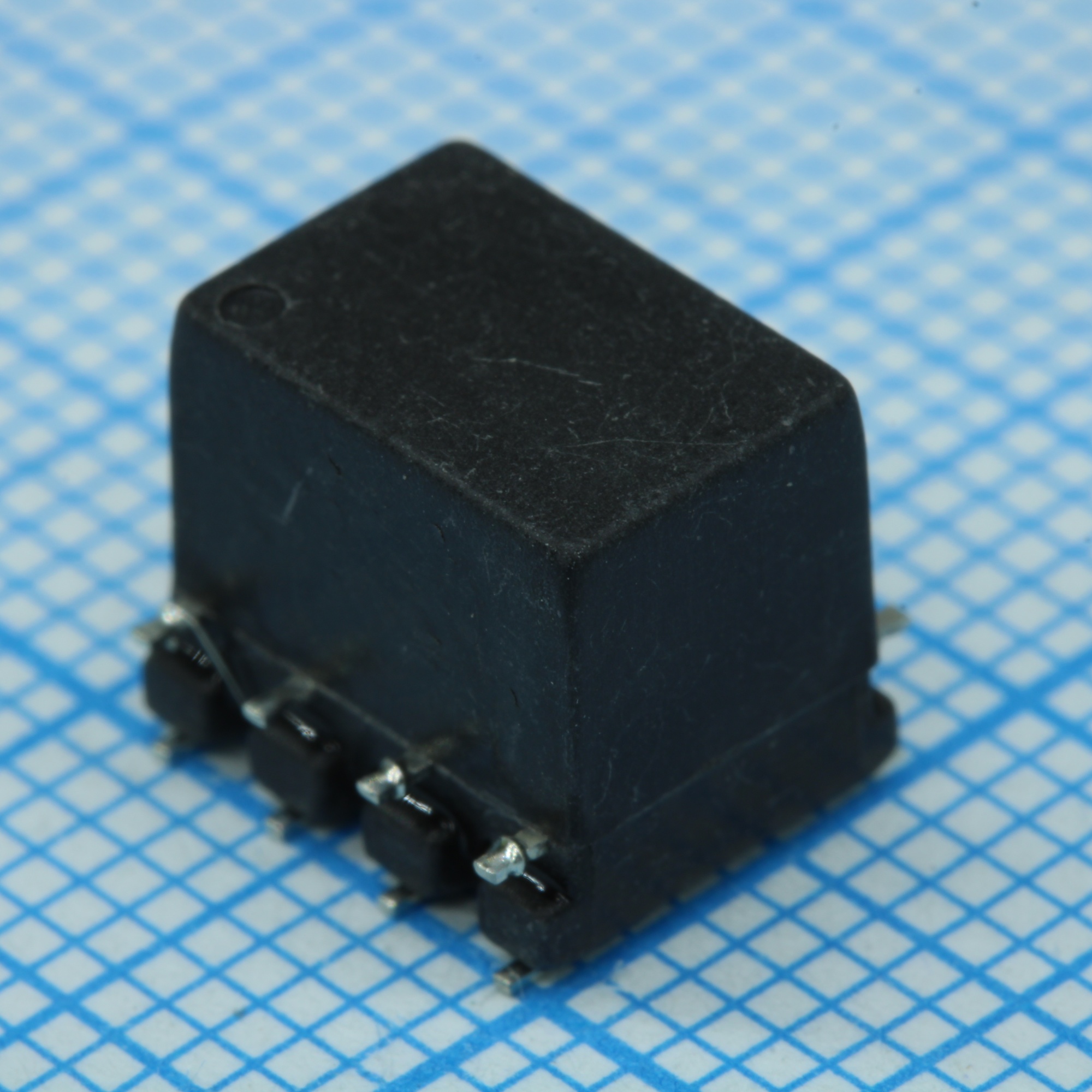 T05A-111-045 - Трансформатор импульсный 1:1:1, изоляция 1500В, DCR=1.25 Ohm, SMD монтаж