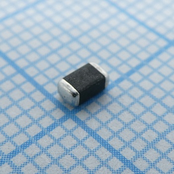 V56MLA1206H - Варистор типоразмера 1206, 40VAC/56VDC 180A 77В 0.1Вт, SMD