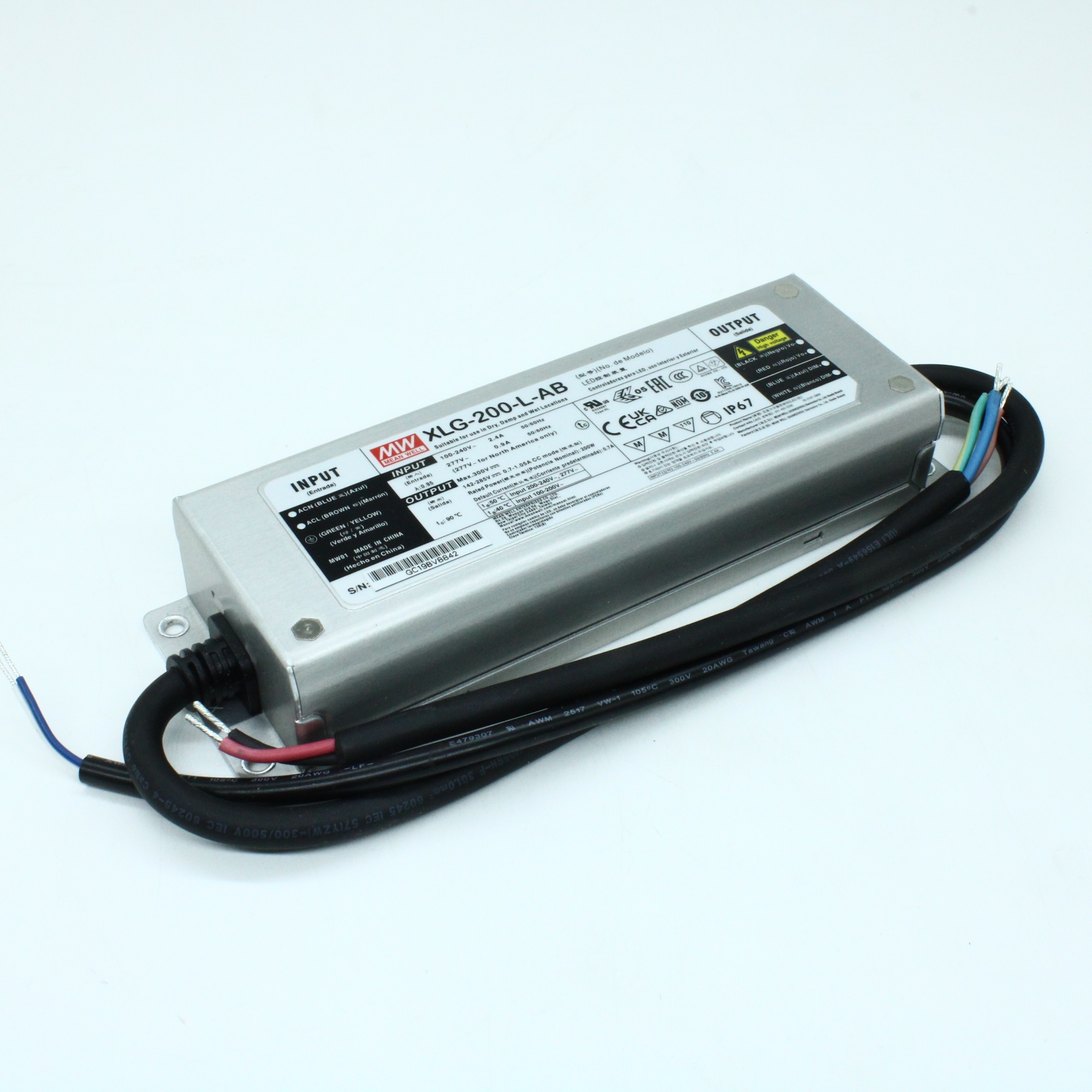 XLG-200-L-AB - AC-DC, 200Вт, стабилизатор тока, IP67, вход 90…305В AC, 47…63Гц, ККМ, выход 700…1050мА/142…285В (режим пост. мощности), изоляция 3750В AC, в кожухе 199х63х35.5мм, -40…+90°С (корпус), встр. потенциометр, димминг 3 в 1