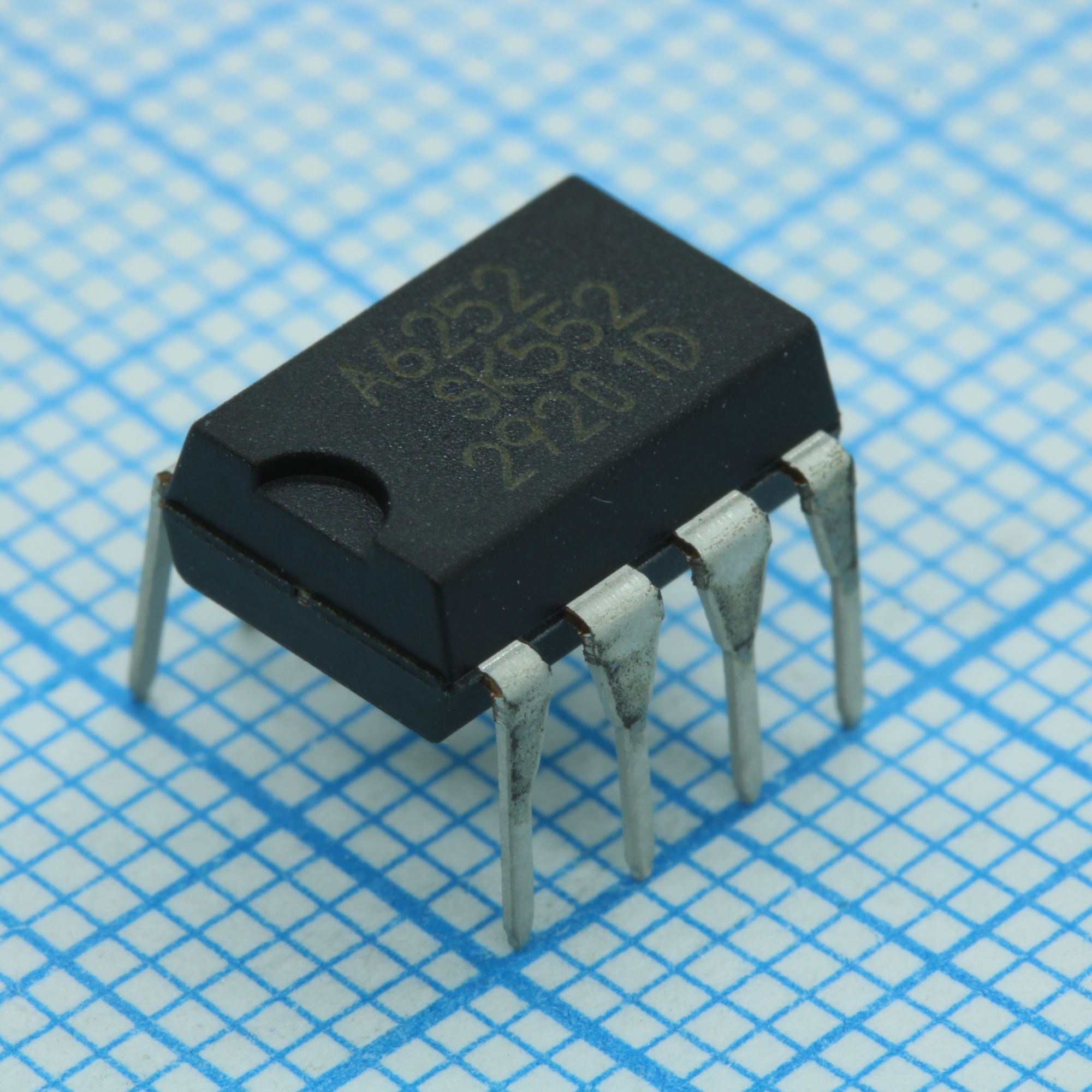 STRA6252 - ШИМ-контроллер со встроенным ключом, 650В 50кГц, 24Вт