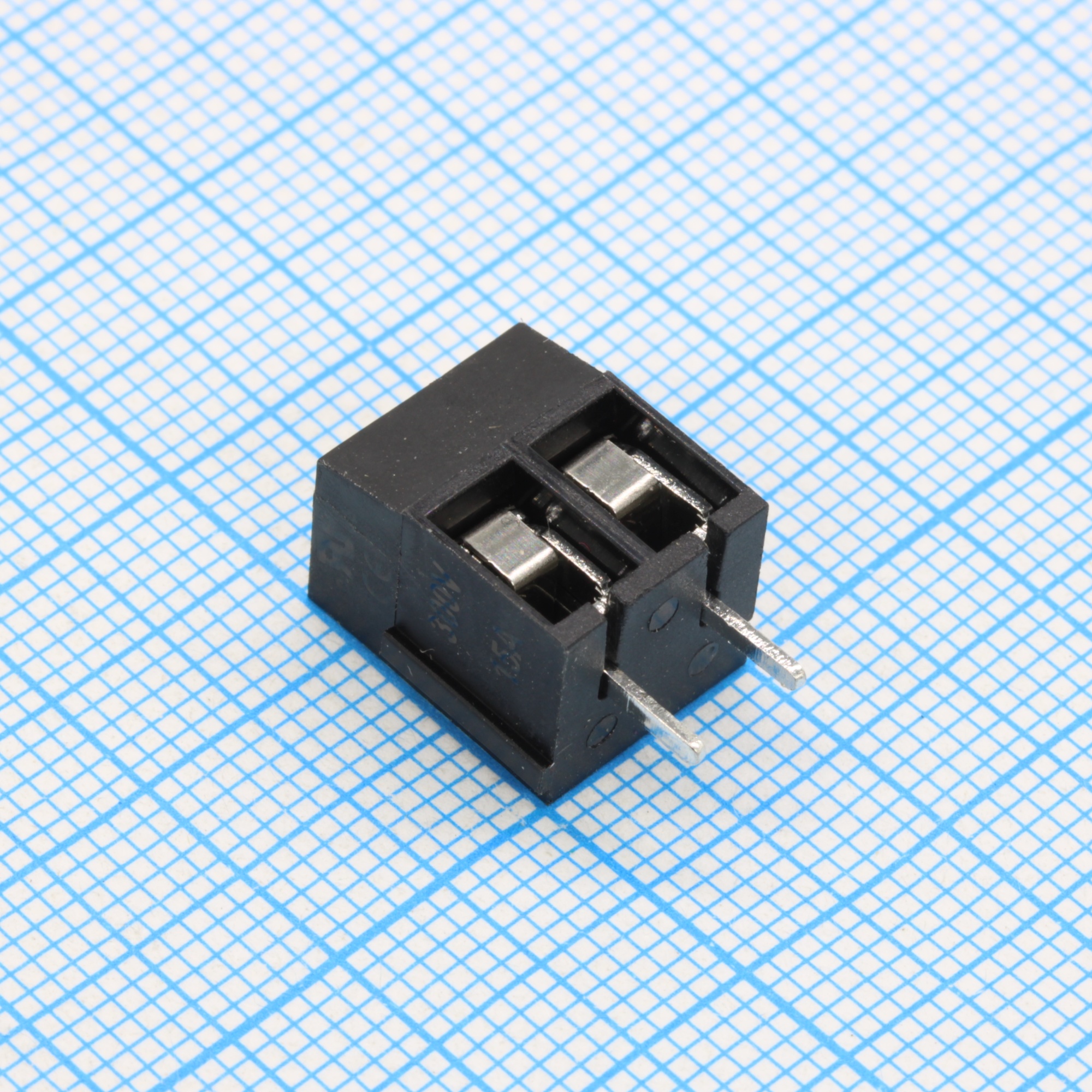 GT305-5.0-02P-13-00 - Винтовой клеммный блок с защитой провода, 2 контакта. Серия GT305-5.0