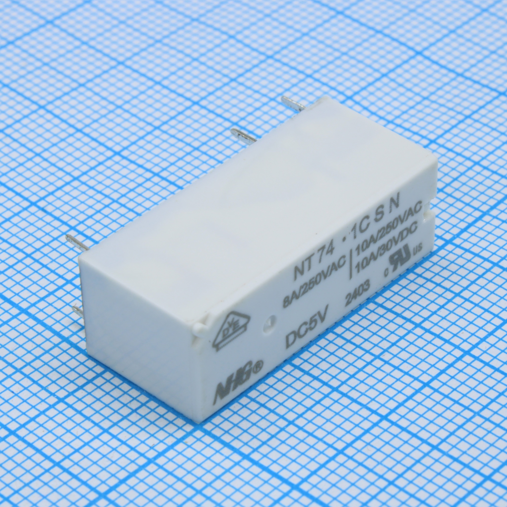 NT74-1C-S-N-8-DC5V - Реле сигнальное 8А одна группа на переключение катушка 5В 0.22Вт