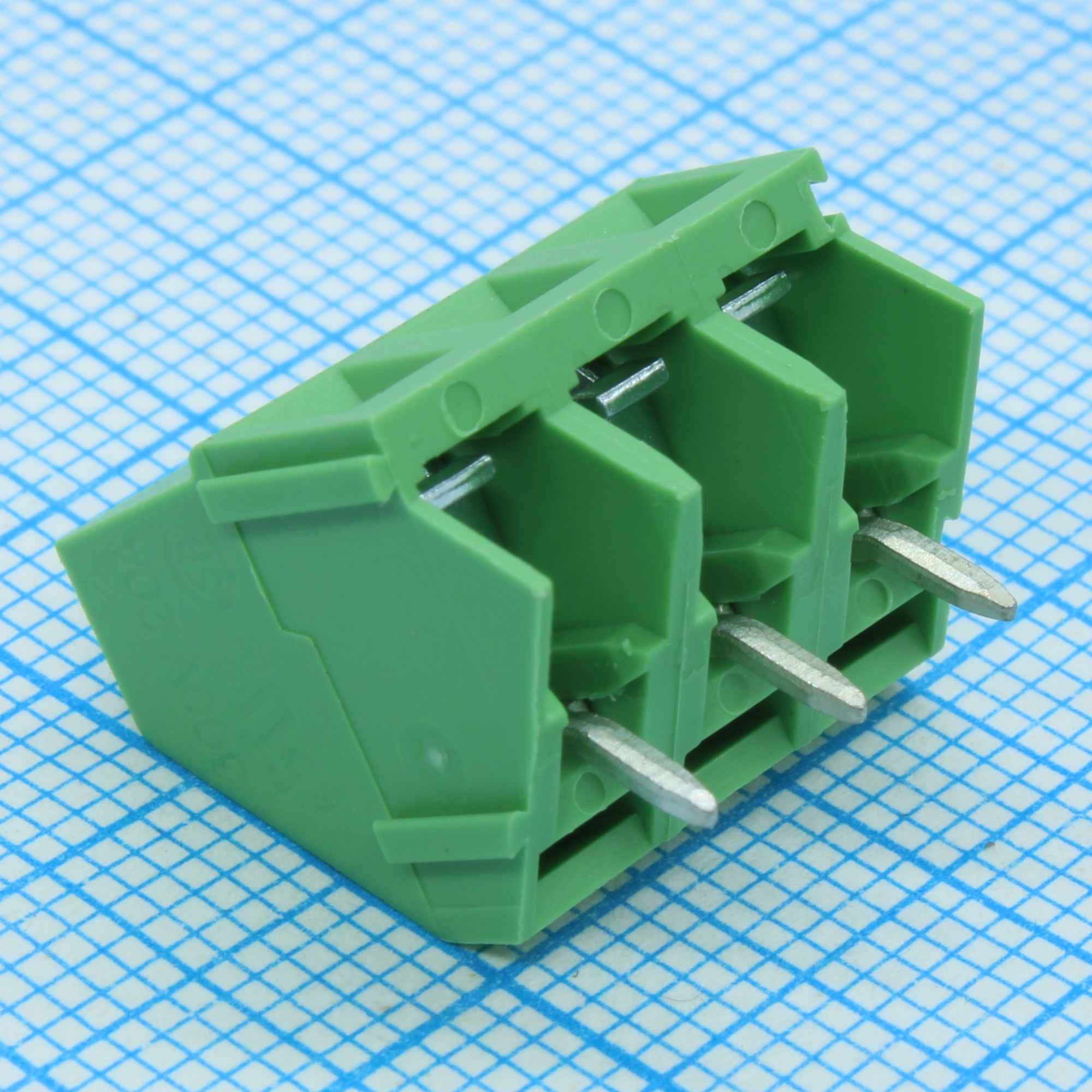 EK508A-03P - Клеммник винтовой на плату