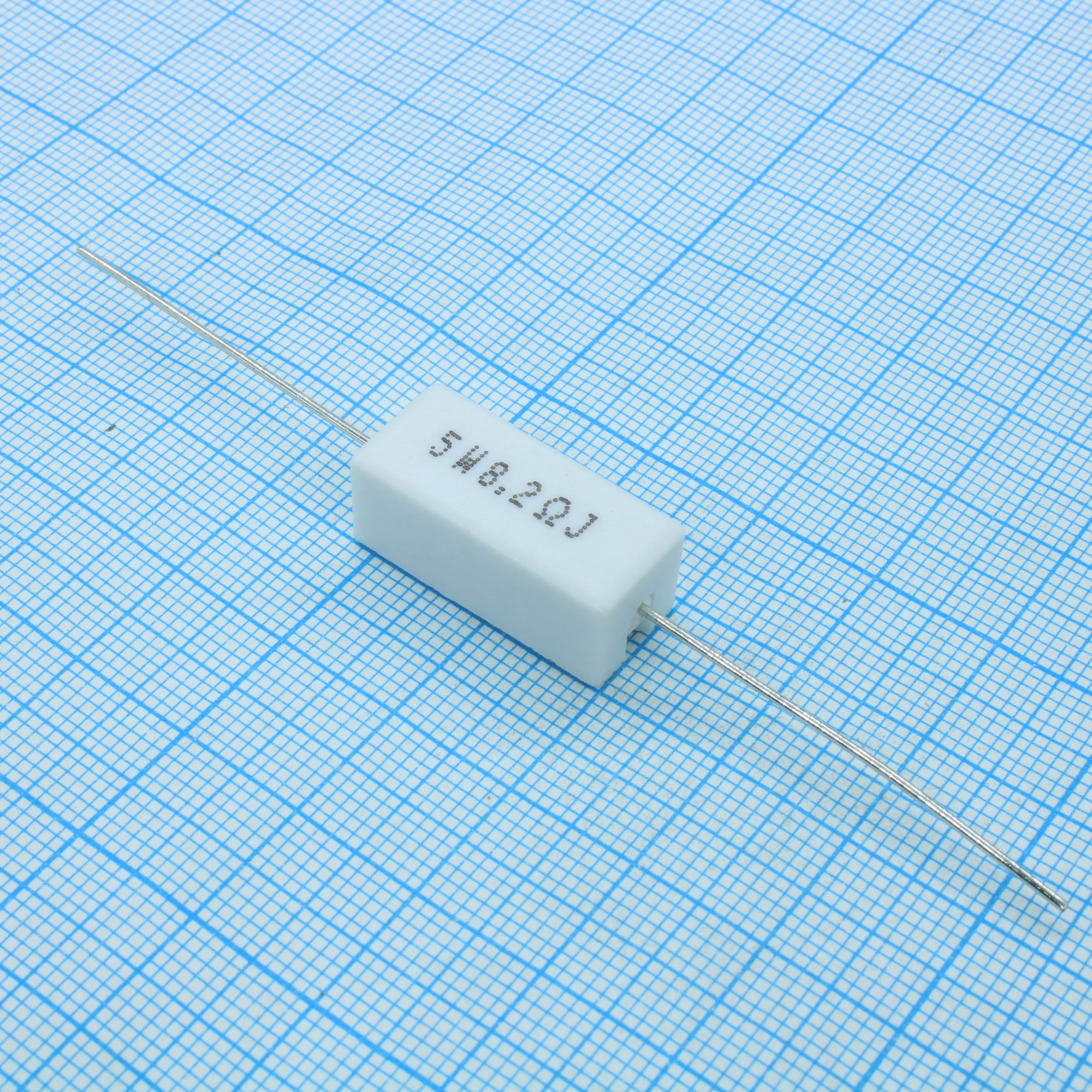 SQP5WJ8R2B - Резистор керамический цементный аксиальный (SQP) 5Вт 8.2Ом ±5%