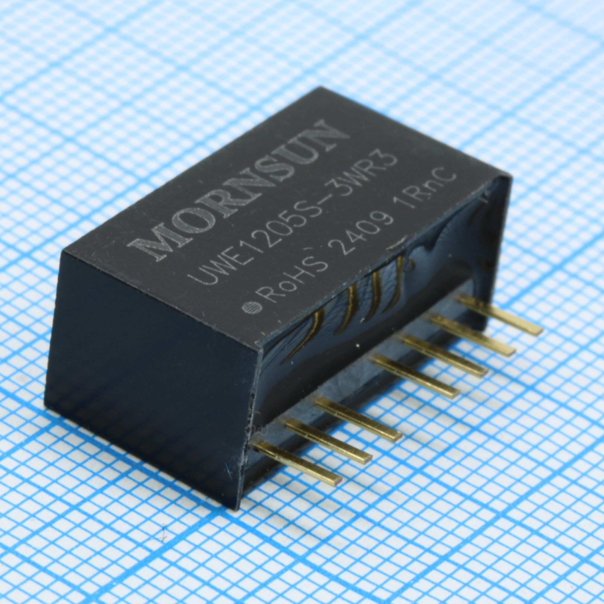 UWE1205S-3WR3 - Преобразователь DC/DC на печатную плату 3 Вт, вход 4.5...36 В, выход ±5 В/±0.3 А (ТНТ)