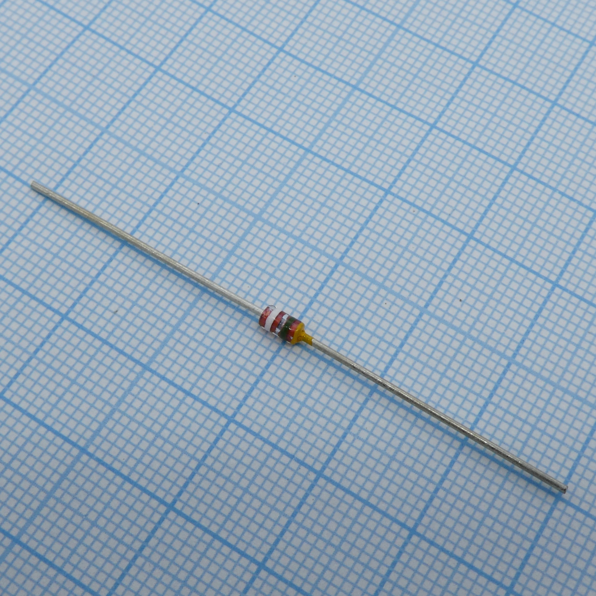 КС515А1 - Стабилитрон Р=0.128Вт U=15В при Iст=5мА корпус-стекло