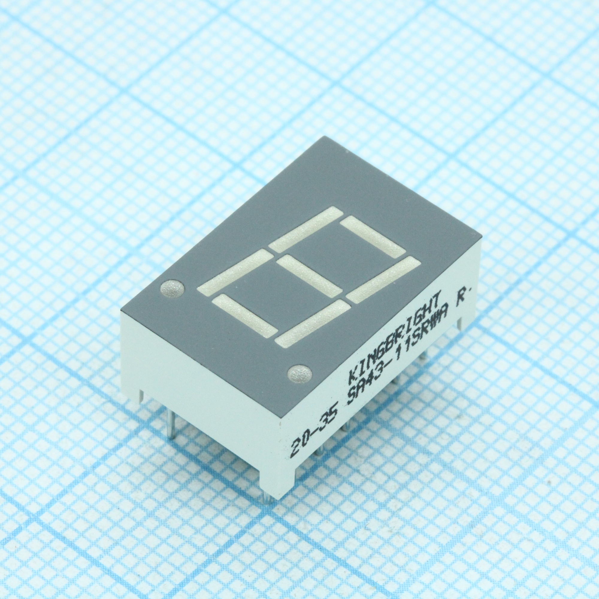 SA43-11SRWA - 1 разрядный индикатор 10,92мм/красный/640нм/8-18мкд/ОА