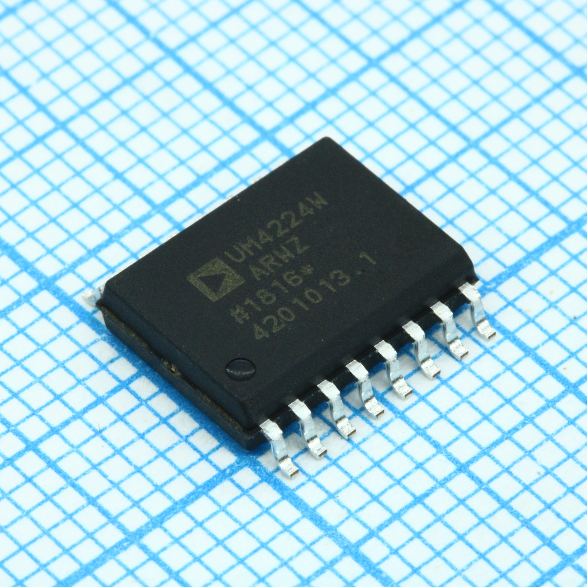 ADUM4224WARWZ - Изолированный, прецизионный драйвер полумоста для автомобильной промышленности с выходным током 4 А и выдерживаемым напряжением 5 кВ, ср.кв.