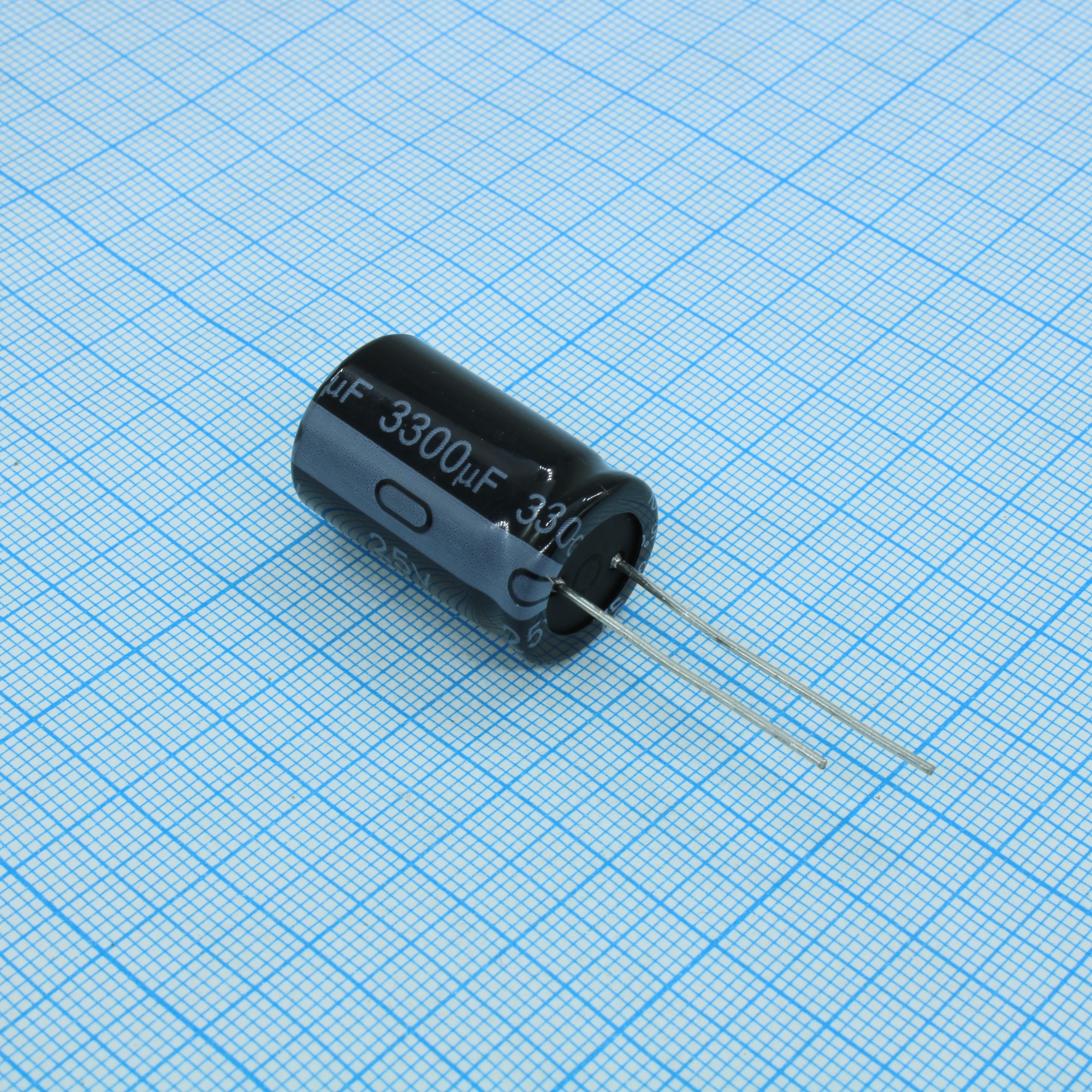 RAK332D1E16251V7AZSZ00 - Конденсатор алюминиевый электролитический  25VDC 3300uF 20% 16*25мм