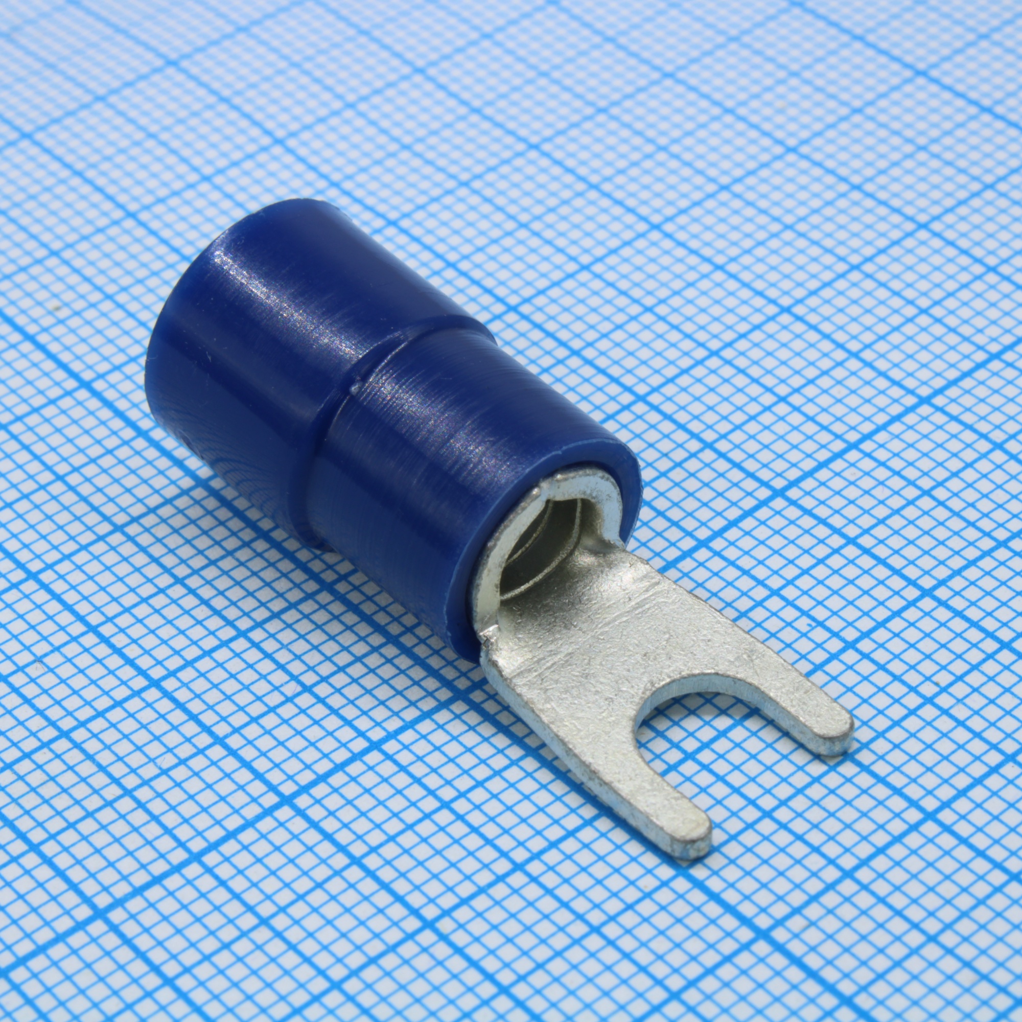 НВИН 16-6 - Наконечник кабельный вилочный изолированный с нейлоновой манжетой, сечение 16мм2 под М6