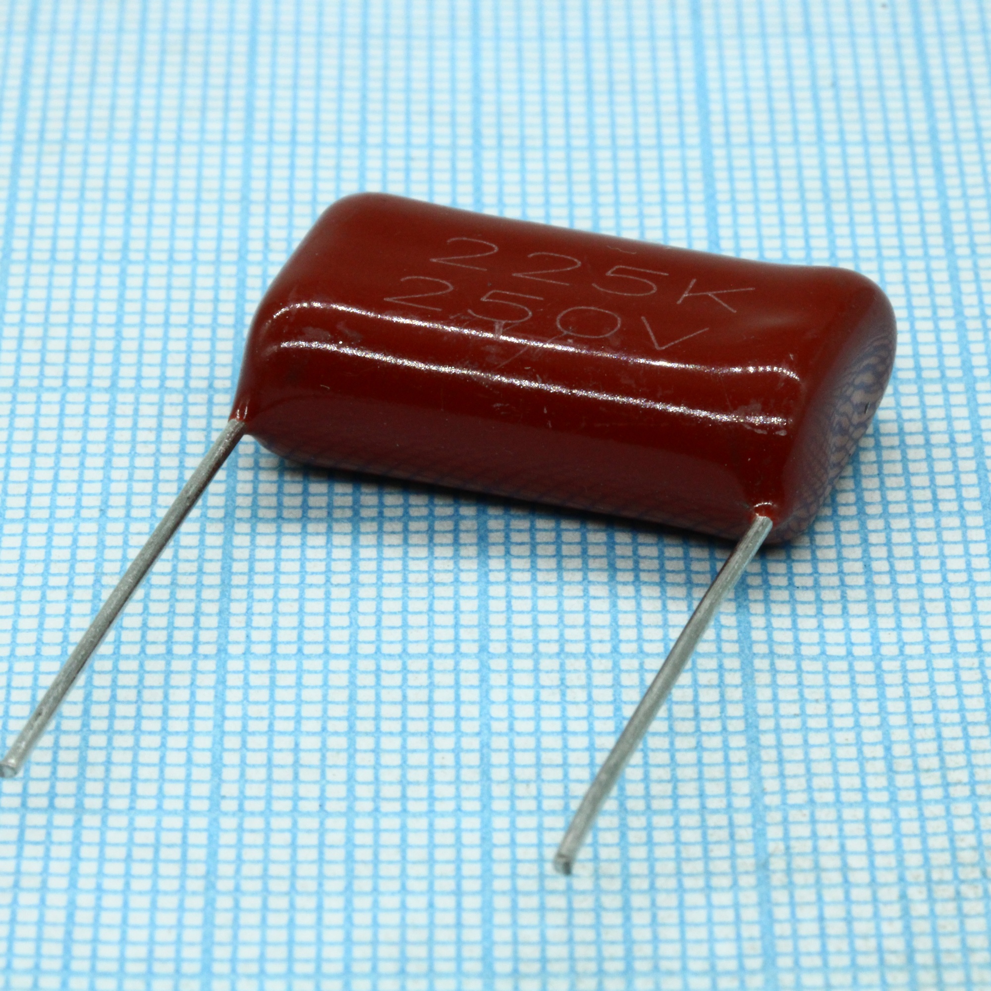 L-KLS10-CL21-225K250-P22.5 - Конденсатор металлопленочный полиэтилентерефталатный 2.2 мкФ 250 В ±10% радиальный 22.5мм 85°C россыпь