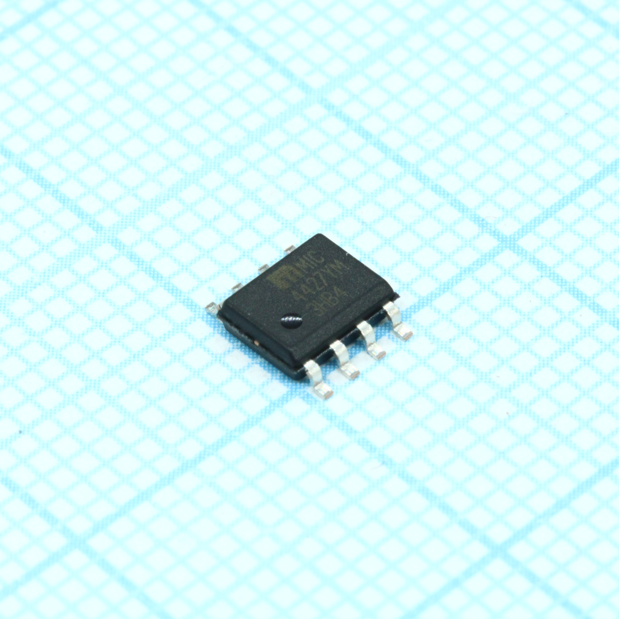 MIC4427YM-TR - Драйвер нижнего плеча неинвертирующий 2 выхода 0.025В 1.5А 8-Pin SOIC N лента на катушке