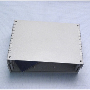 G753A - Корпус из высокопрочного пластика с алюминиевыми панелями