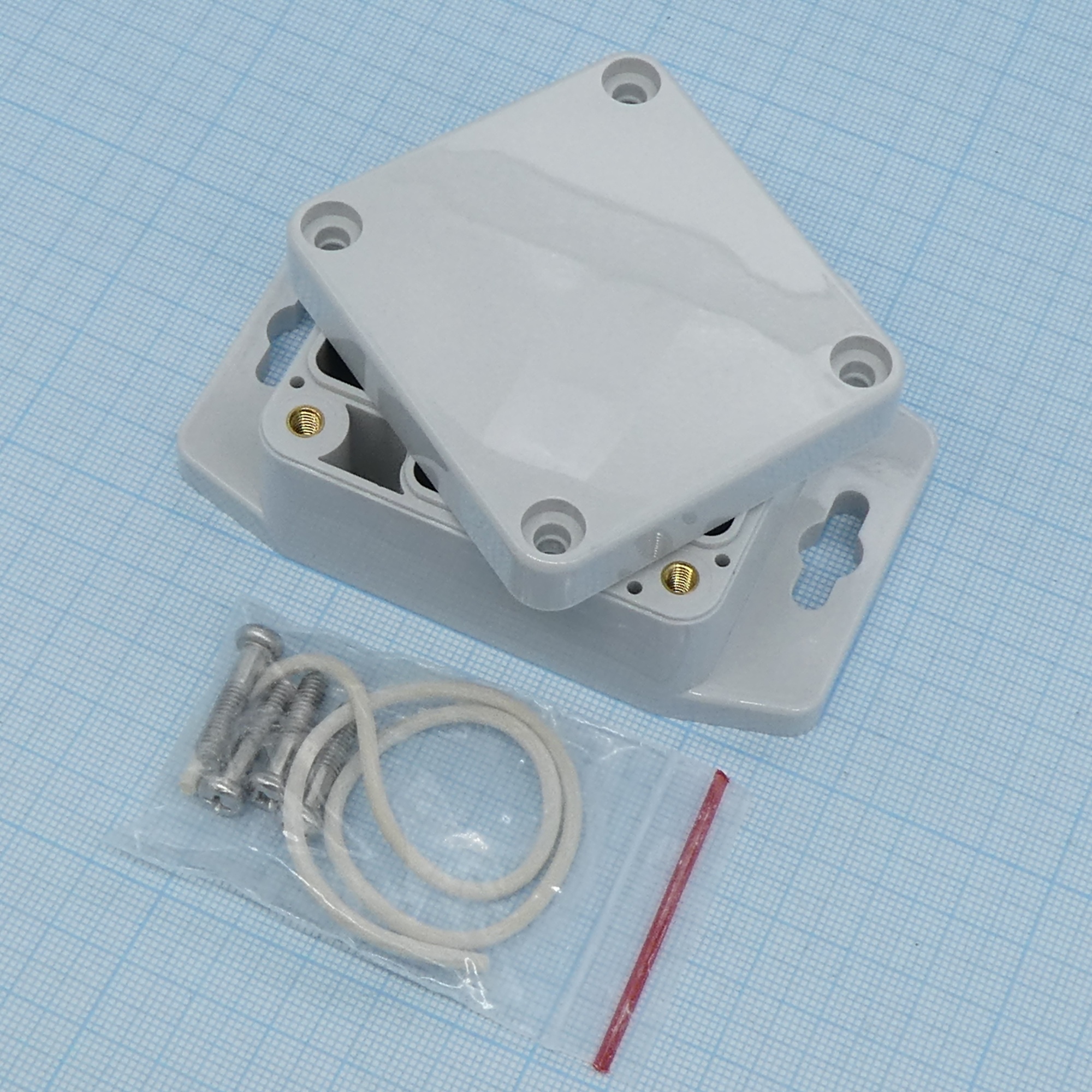 G201MF - Герметичный корпус из поликарбоната с фланцем, IP65, светло-серый