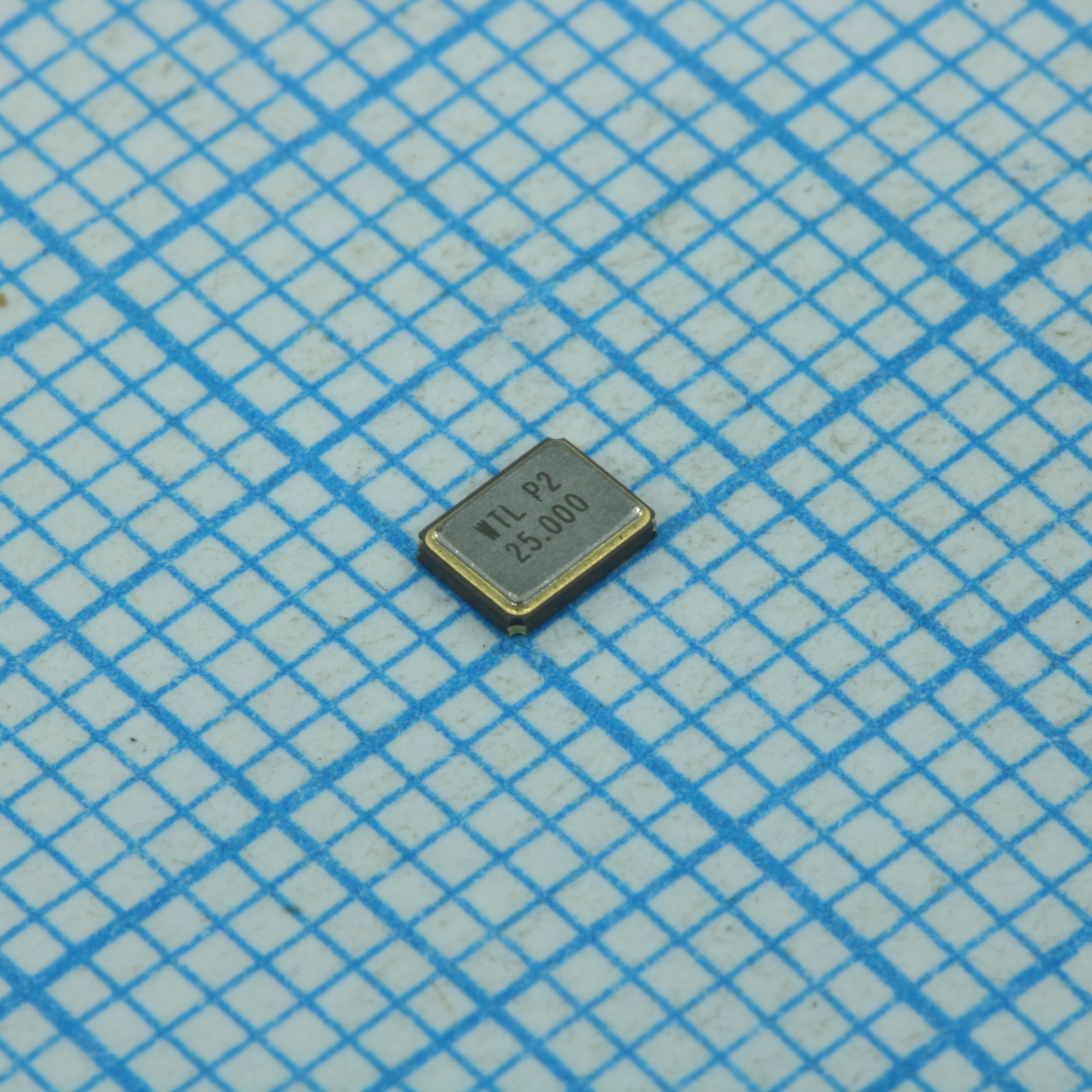 WTL3M85404FO - Резонатор кварцевый, 25000kHz 20ppm 18 pF