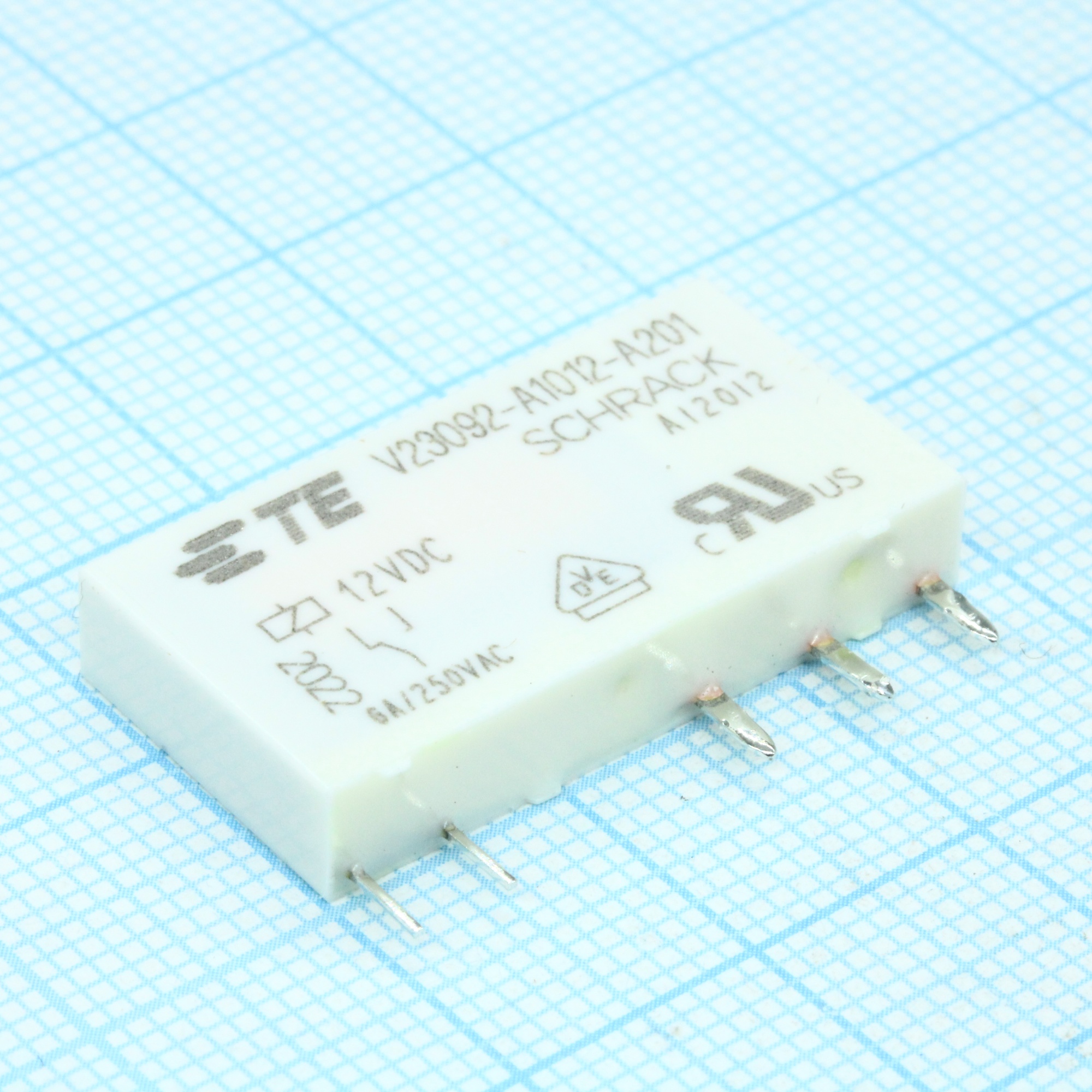 1393236-4 - Силовое реле 6А один контакт на переключение катушка 12В (28x5x15)мм монтаж в отверстие