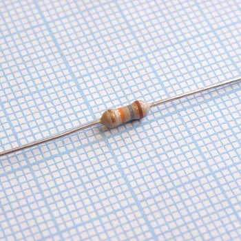 CFR-25JT-52-3M3 - Резистор углеродистый 0.25Вт 3.3МОм ±5% ТКС -1500ppm/°C....0ppm/°C