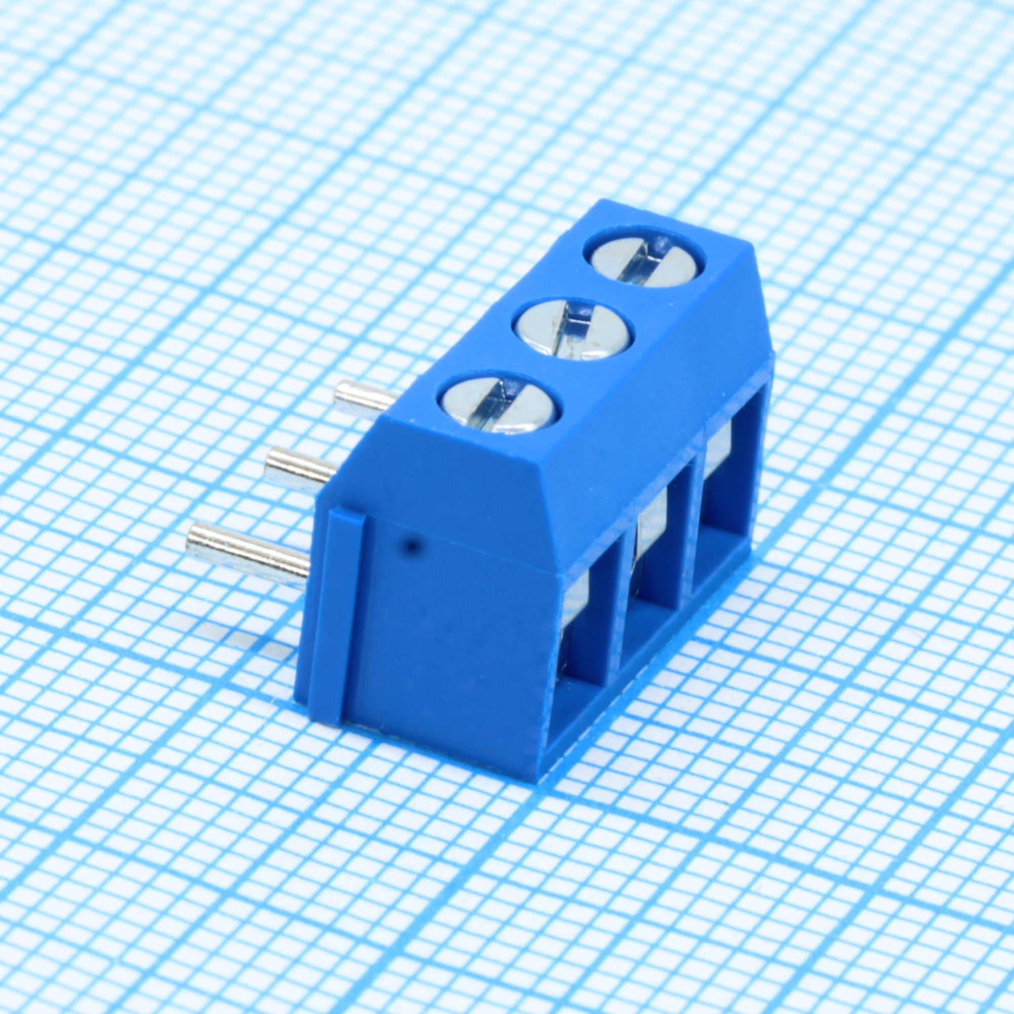 DG301R-5.0-03P-12-00A(H) - Винтовой клеммный блок с защитой провода, 3 контакта. Серия DG301R-5.0